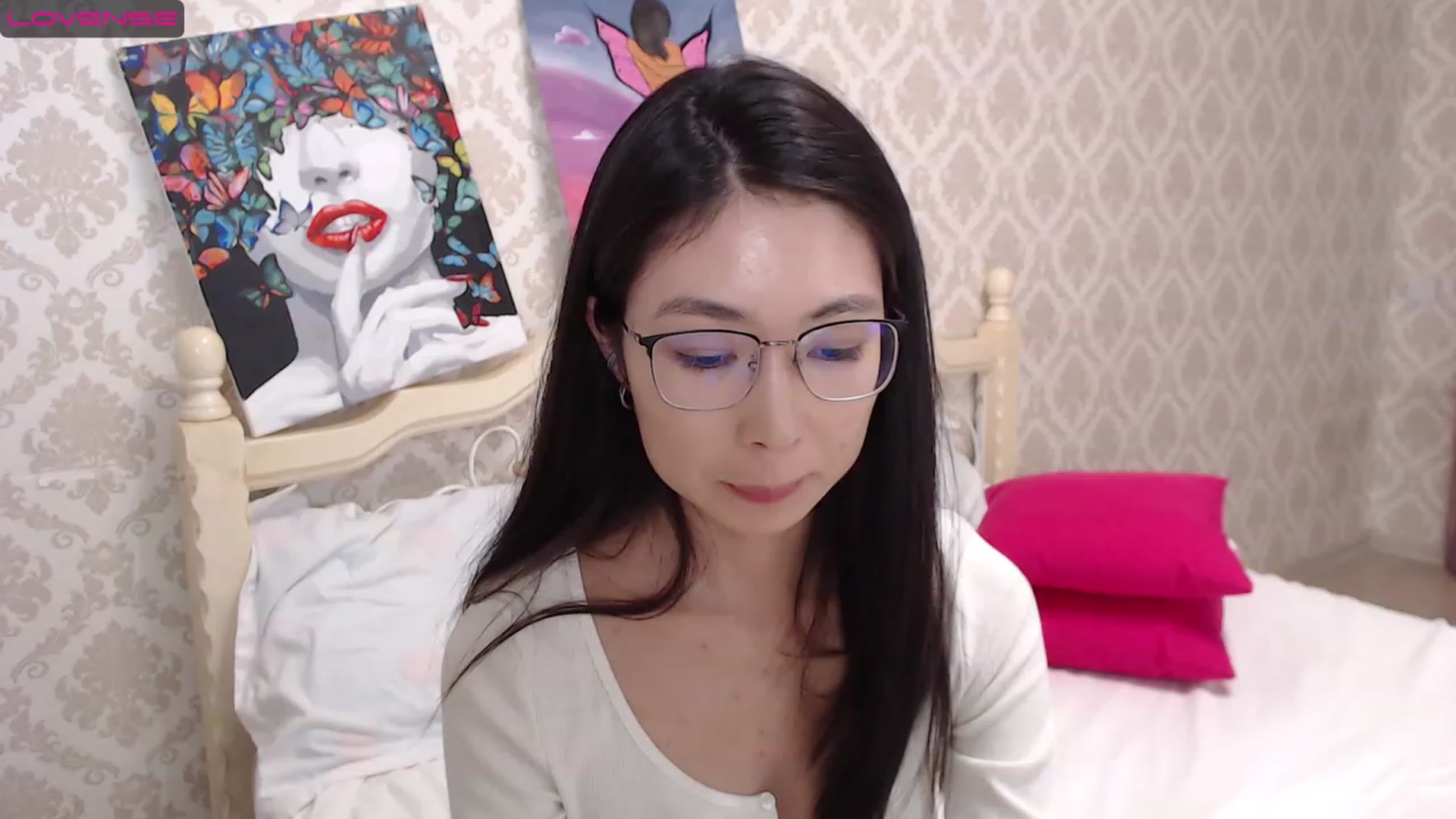 Gallery image thumbnail from blackfoxi's myfreecams stream on, 11/15/2022, 13:01 image 12 of 20