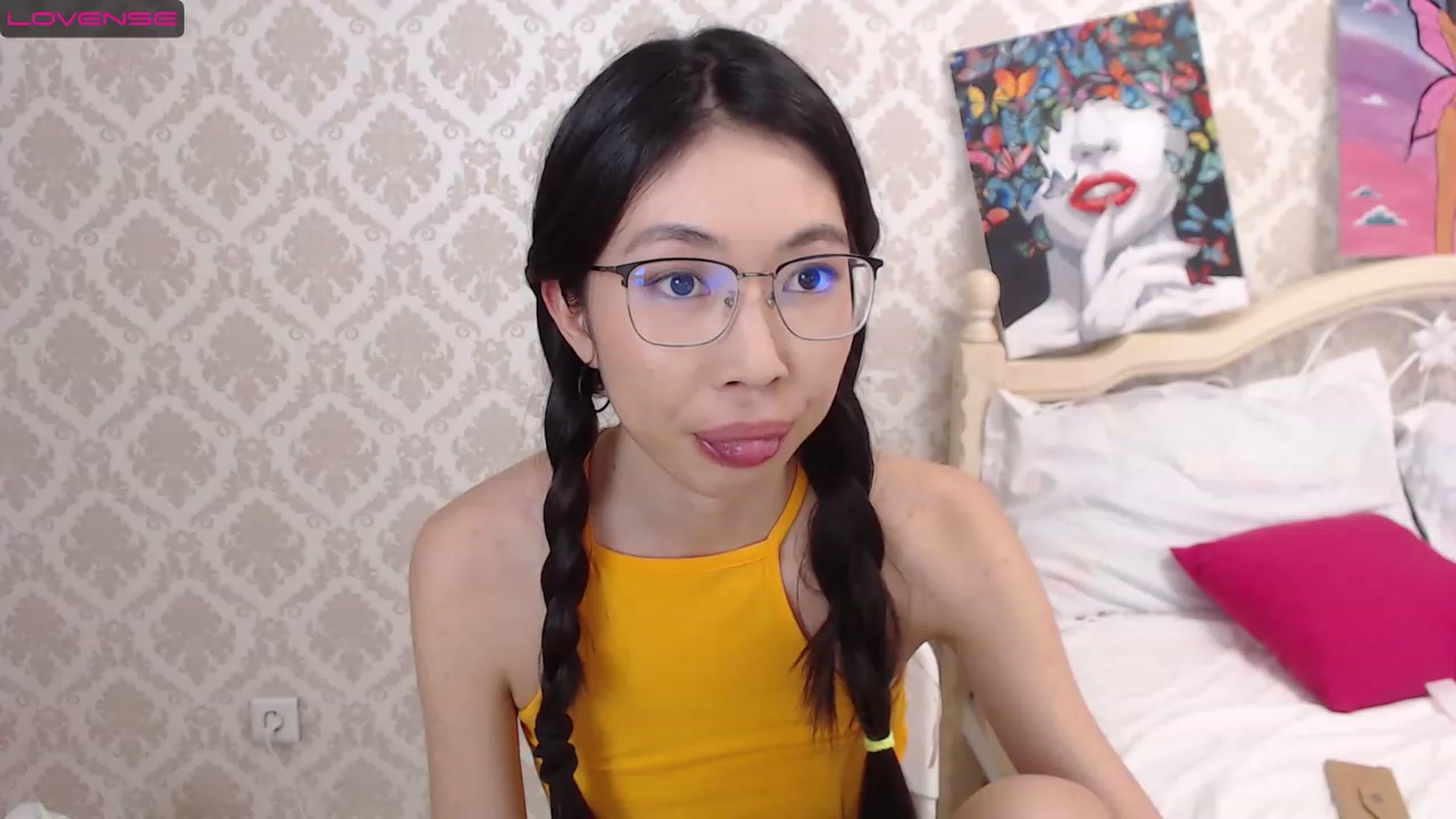 Gallery image thumbnail from blackfoxi's myfreecams stream on, 11/18/2022, 11:47 image 16 of 20