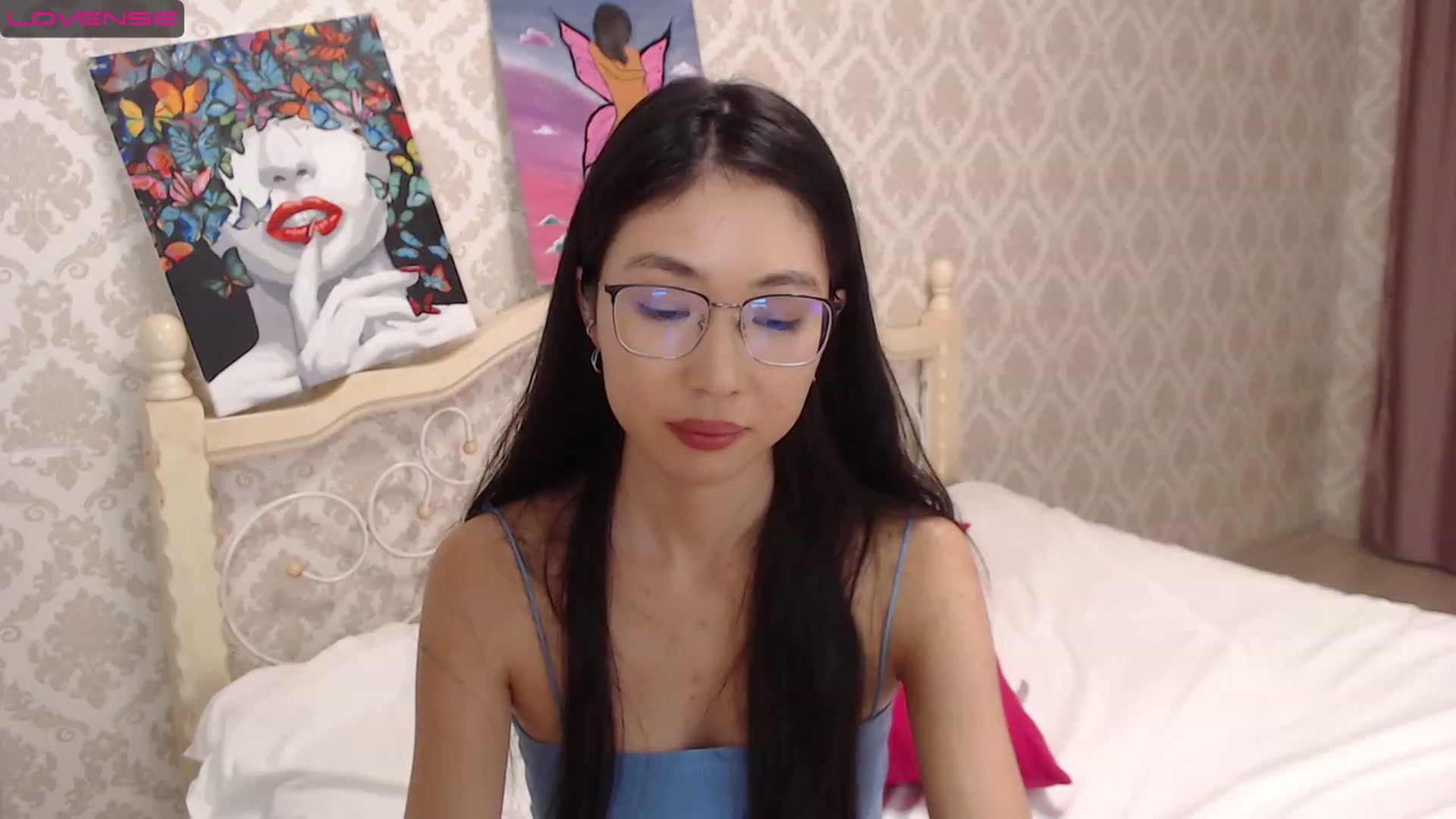 Gallery image thumbnail from blackfoxi's myfreecams stream on, 11/23/2022, 12:18 image 8 of 20