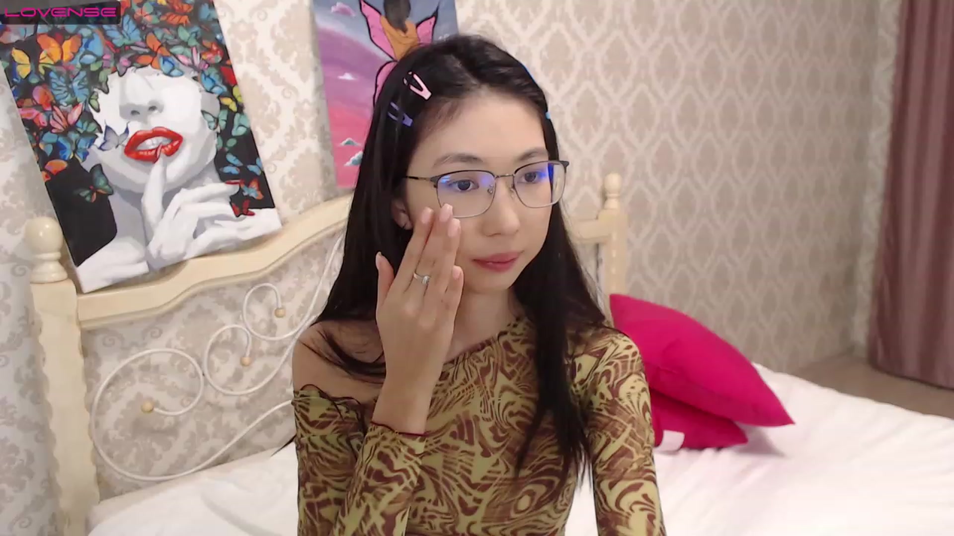 Gallery image thumbnail from blackfoxi's myfreecams stream on, 11/27/2022, 13:08 image 6 of 20