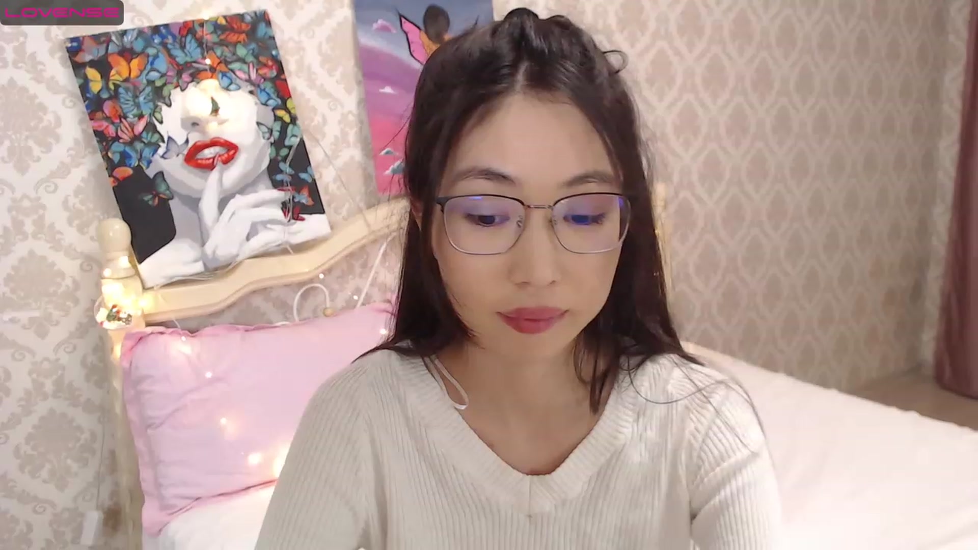 Gallery image thumbnail from blackfoxi's myfreecams stream on, 11/28/2022, 12:11 image 19 of 20