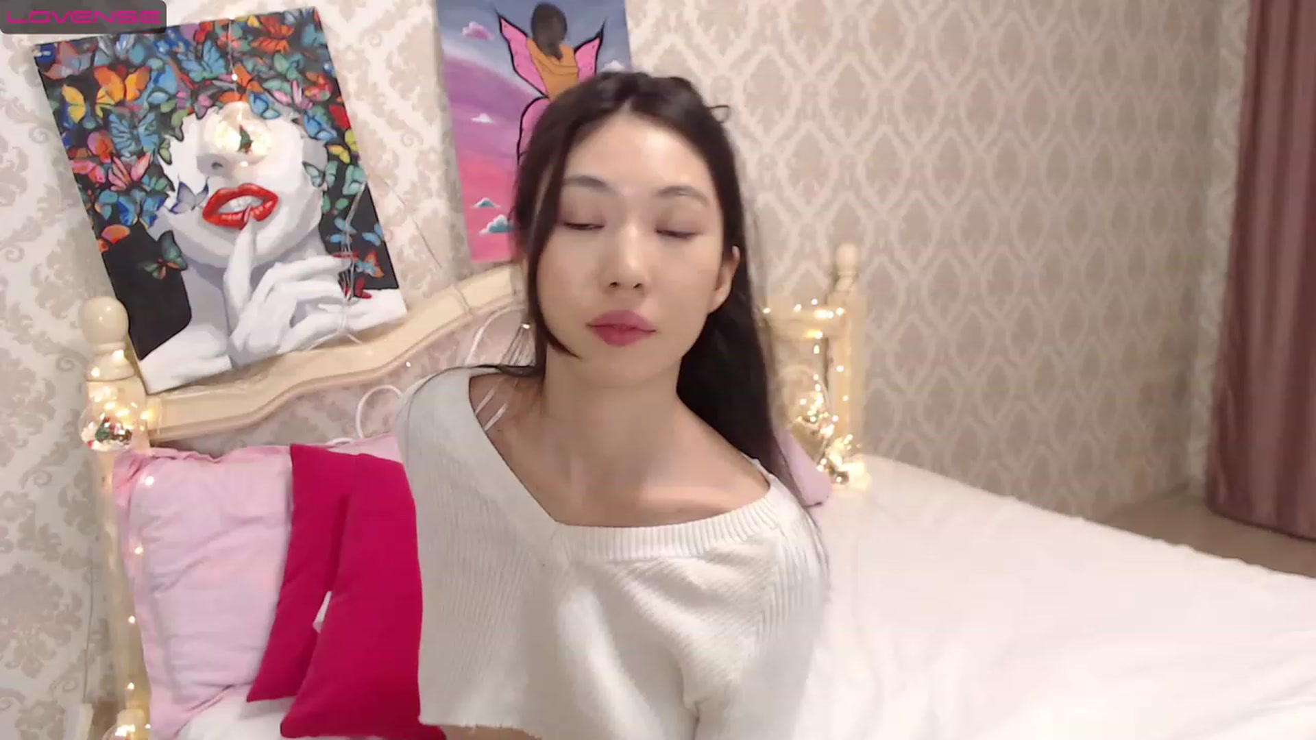 Gallery image thumbnail from blackfoxi's myfreecams stream on, 11/28/2022, 12:59 image 8 of 20