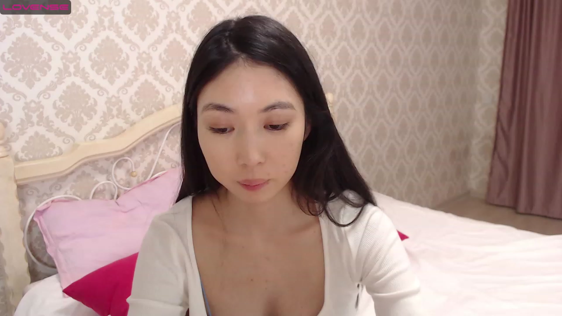 Gallery image thumbnail from blackfoxi's myfreecams stream on, 12/03/2022, 12:30 image 1 of 20