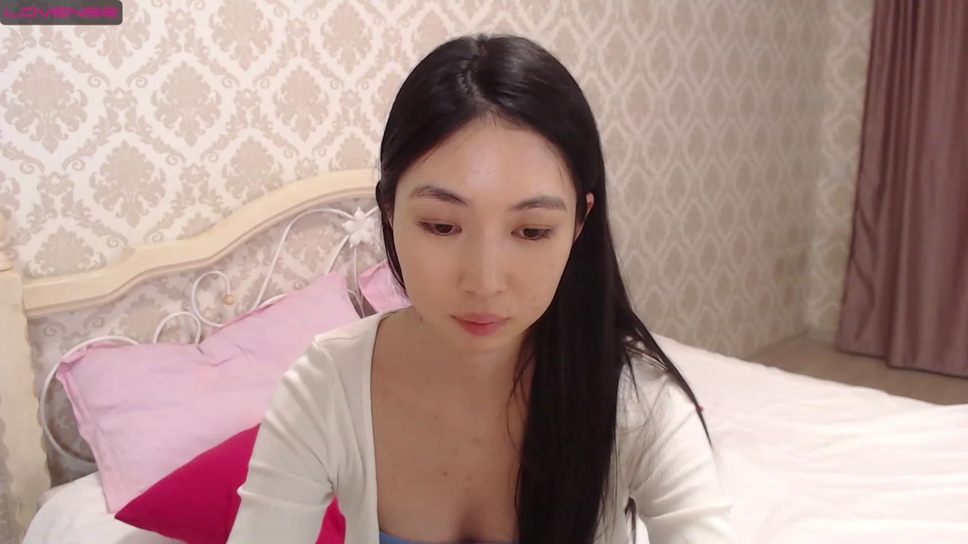 Gallery image thumbnail from blackfoxi's myfreecams stream on, 12/03/2022, 12:30 image 8 of 20