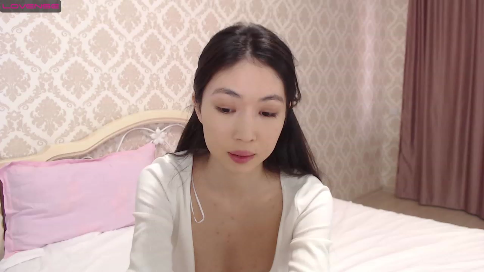 Gallery image thumbnail from blackfoxi's myfreecams stream on, 12/04/2022, 08:59 image 9 of 20