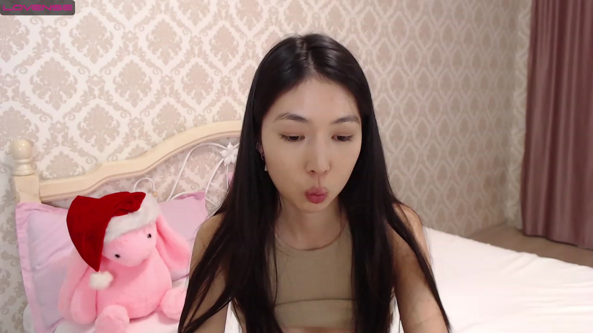 Gallery image thumbnail from blackfoxi's myfreecams stream on, 12/09/2022, 12:12 image 8 of 20