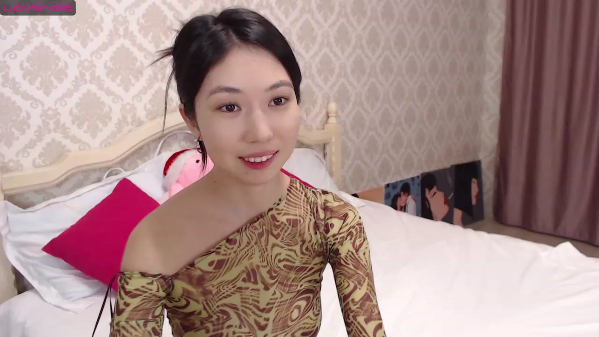 Gallery image thumbnail from blackfoxi's myfreecams stream on, 12/28/2022, 12:28 image 14 of 20