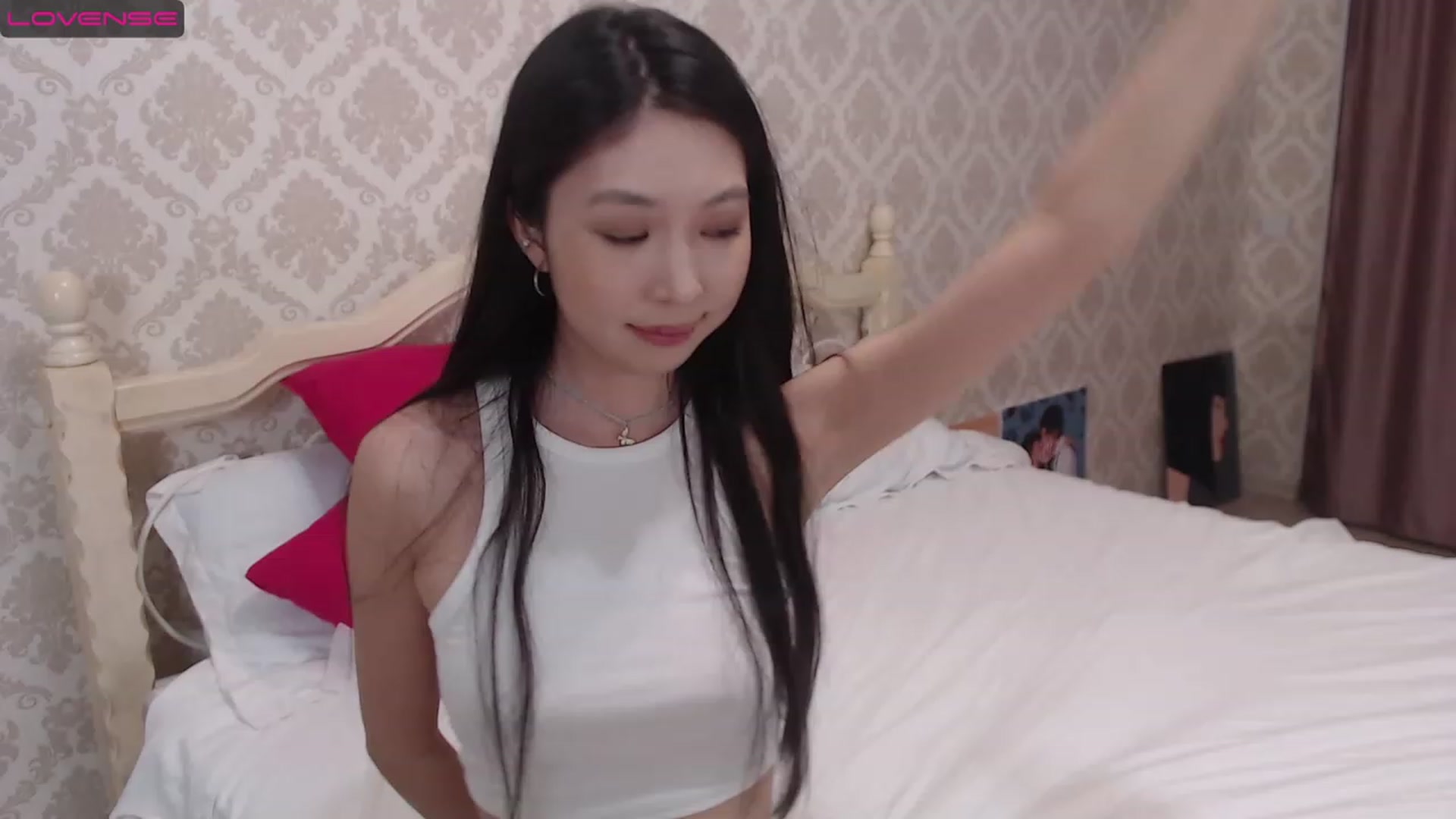 Gallery image thumbnail from blackfoxi's myfreecams stream on, 02/02/2023, 13:32 image 13 of 20