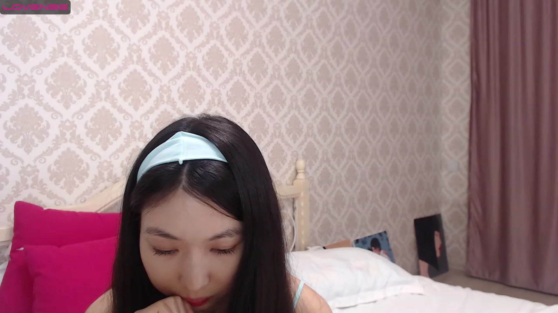 Gallery image thumbnail from blackfoxi's myfreecams stream on, 02/18/2023, 13:23 image 12 of 20