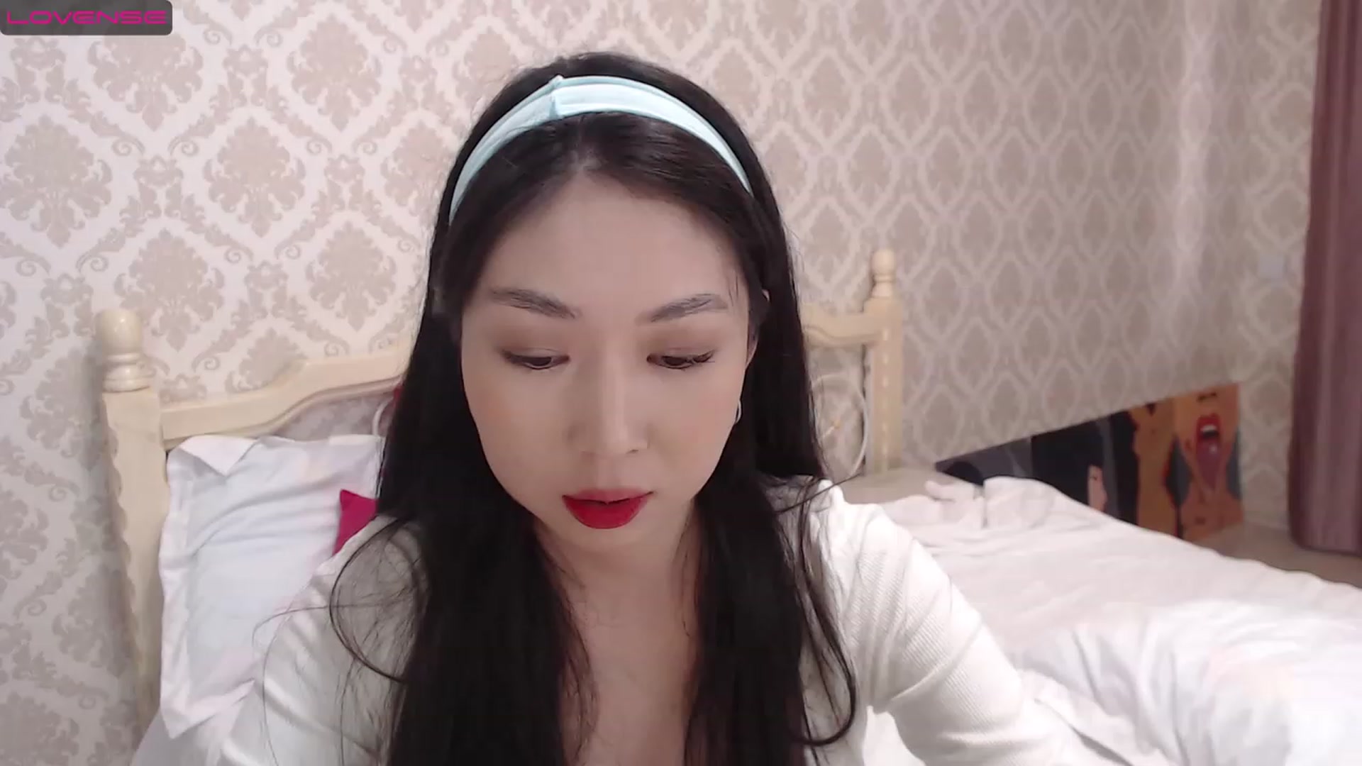 Gallery image thumbnail from blackfoxi's myfreecams stream on, 03/08/2023, 11:50 image 1 of 20
