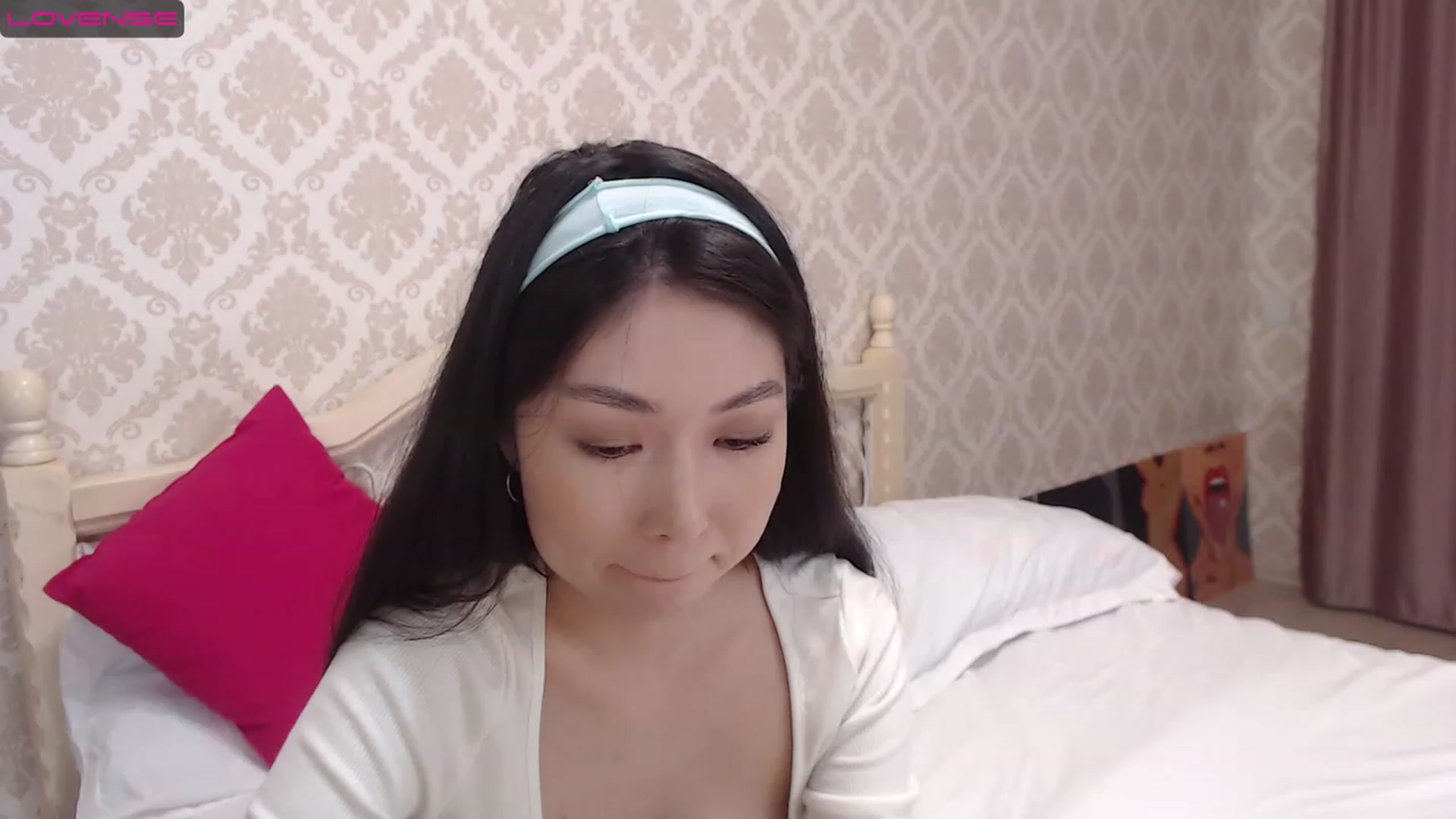 Gallery image thumbnail from blackfoxi's myfreecams stream on, 03/08/2023, 13:31 image 4 of 20