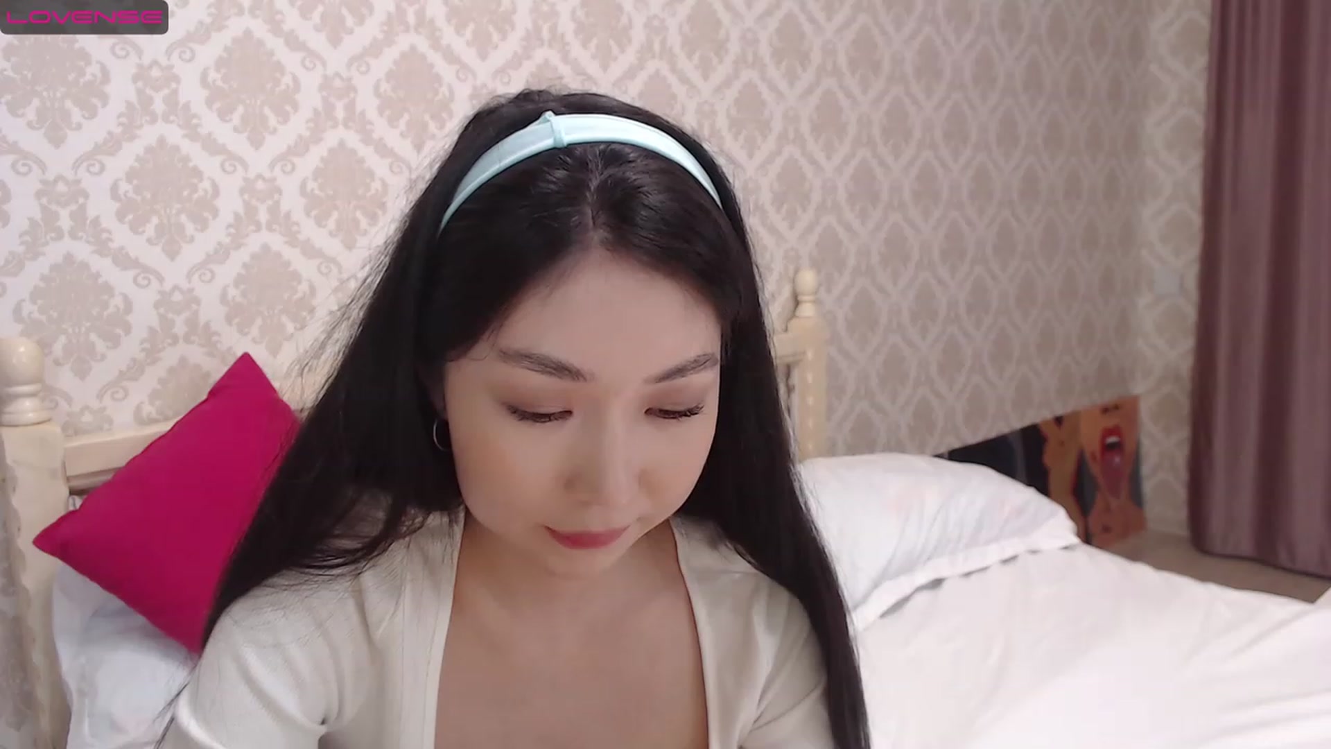 Gallery image thumbnail from blackfoxi's myfreecams stream on, 03/08/2023, 13:31 image 19 of 20