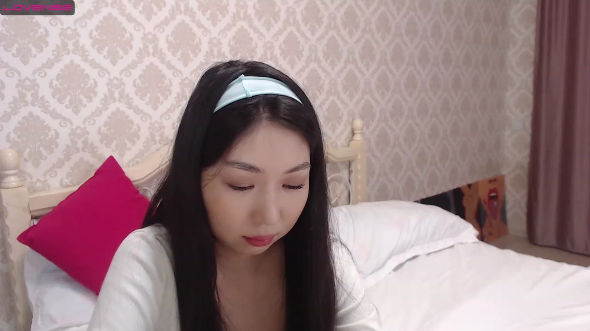Gallery image thumbnail from blackfoxi's myfreecams stream on, 03/08/2023, 13:31 image 10 of 20