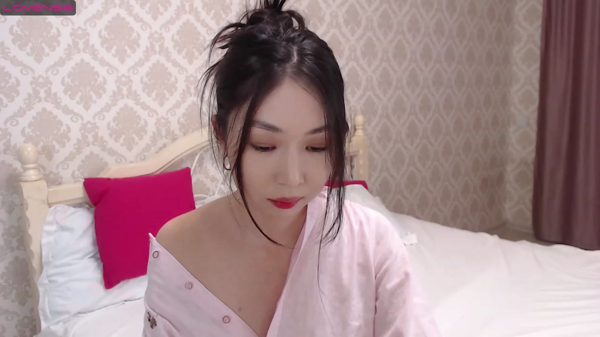 Gallery image thumbnail from blackfoxi's myfreecams stream on, 03/12/2023, 13:09 image 14 of 20