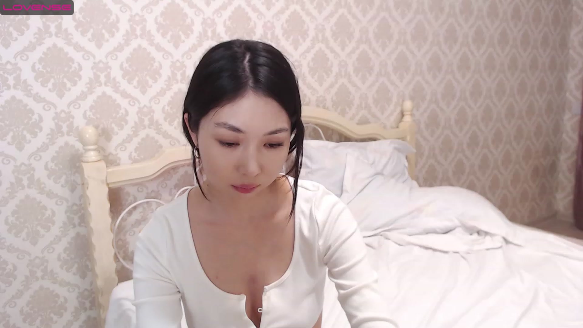 Gallery image thumbnail from blackfoxi's myfreecams stream on, 03/22/2023, 13:24 image 17 of 20