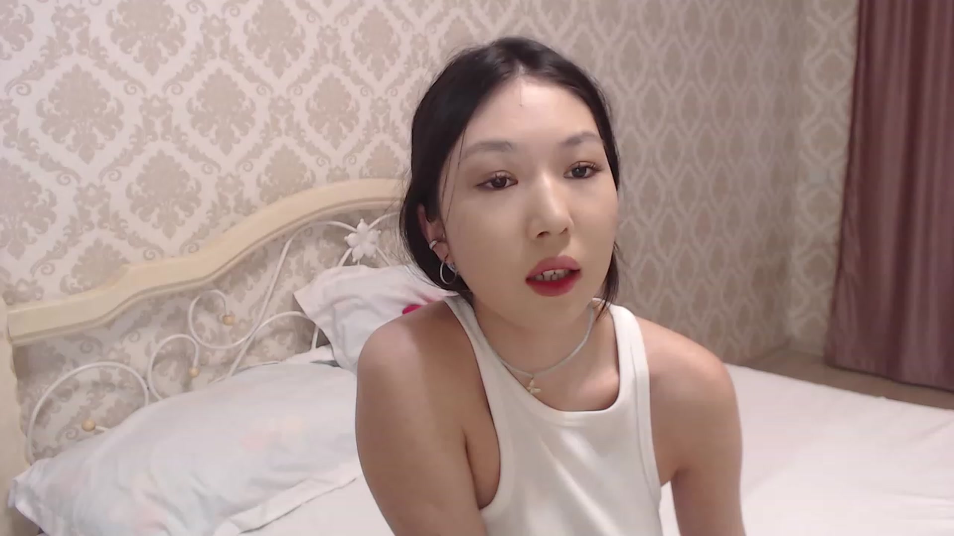 Gallery image thumbnail from blackfoxi's myfreecams stream on, 04/17/2023, 12:17 image 5 of 20