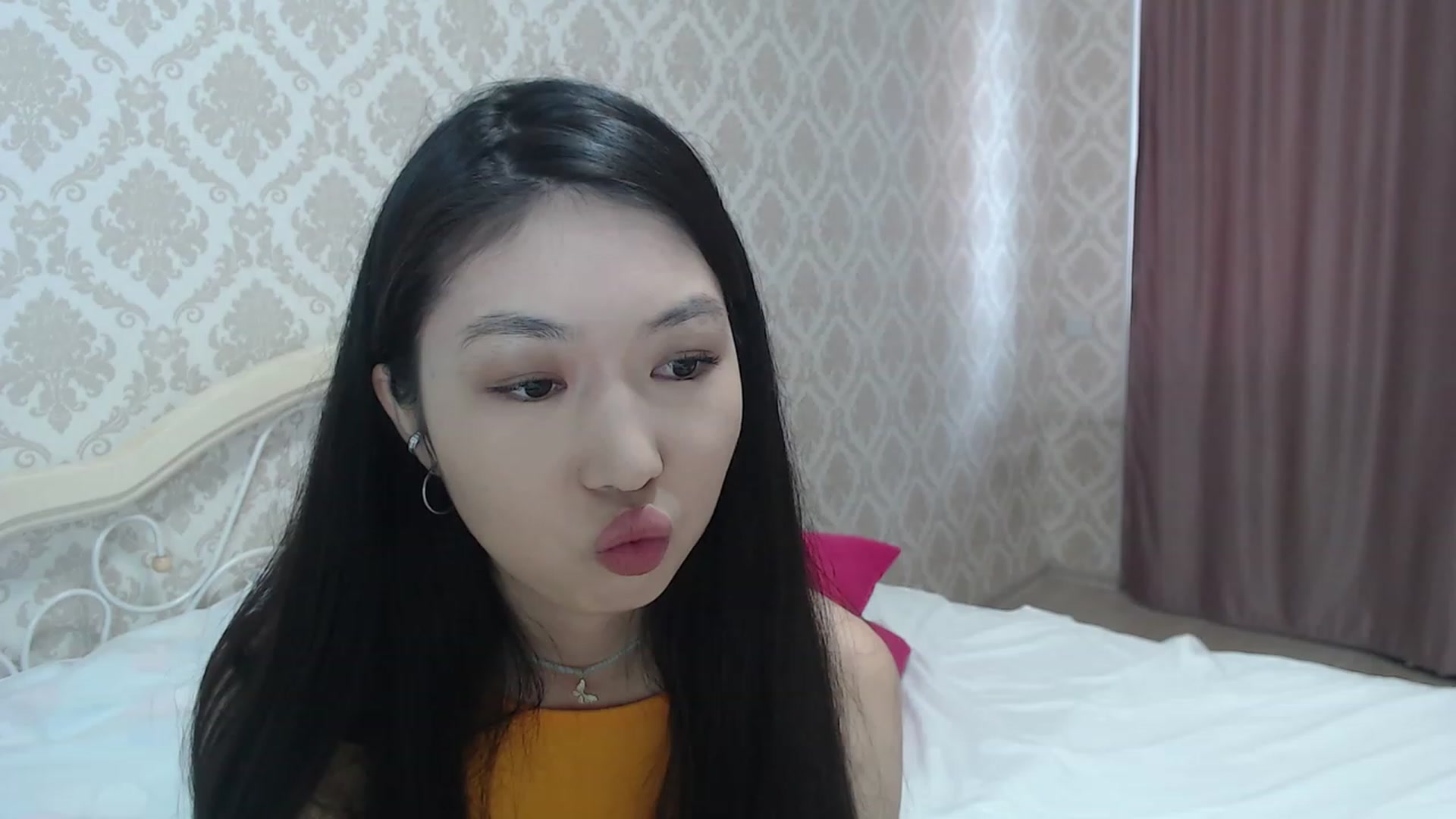 Gallery image thumbnail from blackfoxi's myfreecams stream on, 04/25/2023, 09:40 image 9 of 20