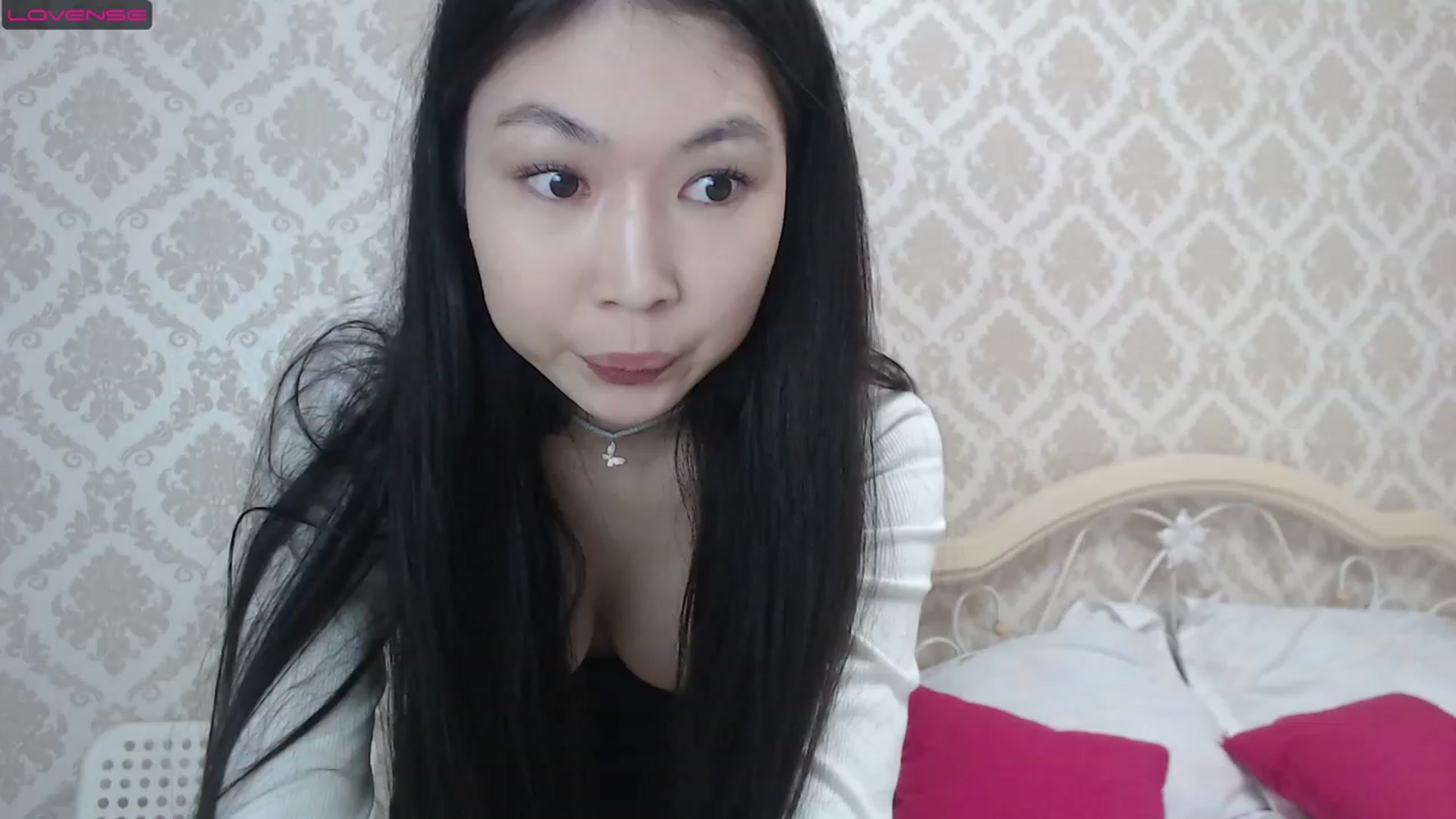 Gallery image thumbnail from blackfoxi's myfreecams stream on, 05/03/2023, 08:33 image 13 of 20