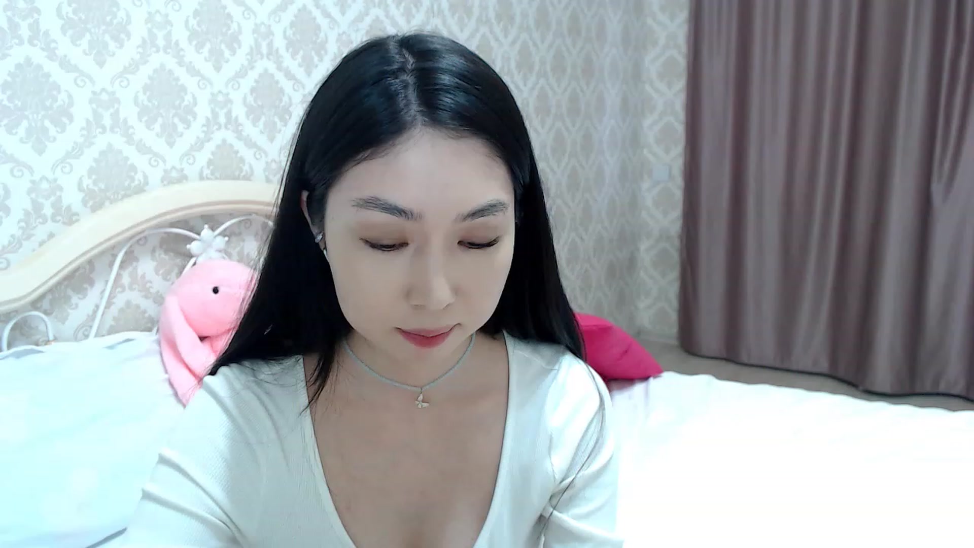 Gallery image thumbnail from blackfoxi's myfreecams stream on, 05/08/2023, 14:36 image 2 of 20