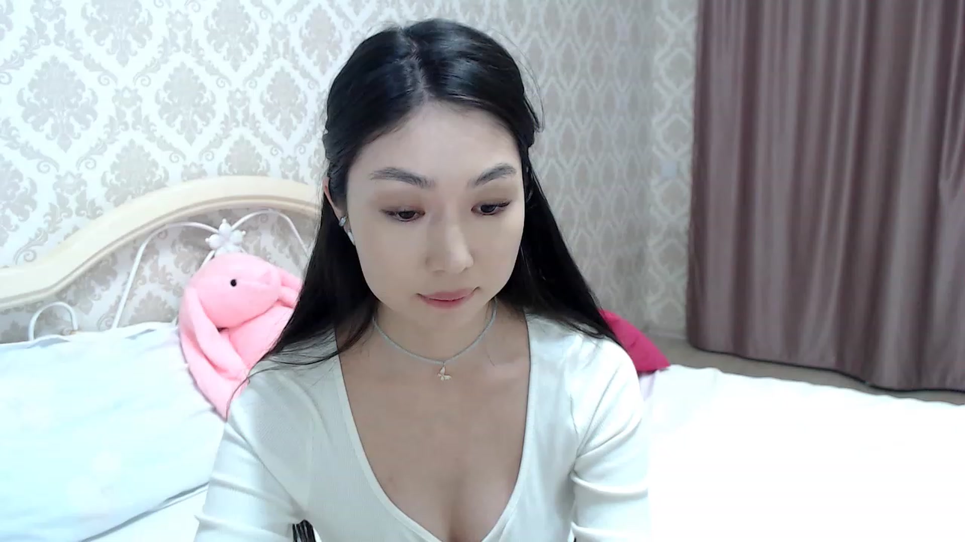 Gallery image thumbnail from blackfoxi's myfreecams stream on, 05/08/2023, 14:36 image 7 of 20