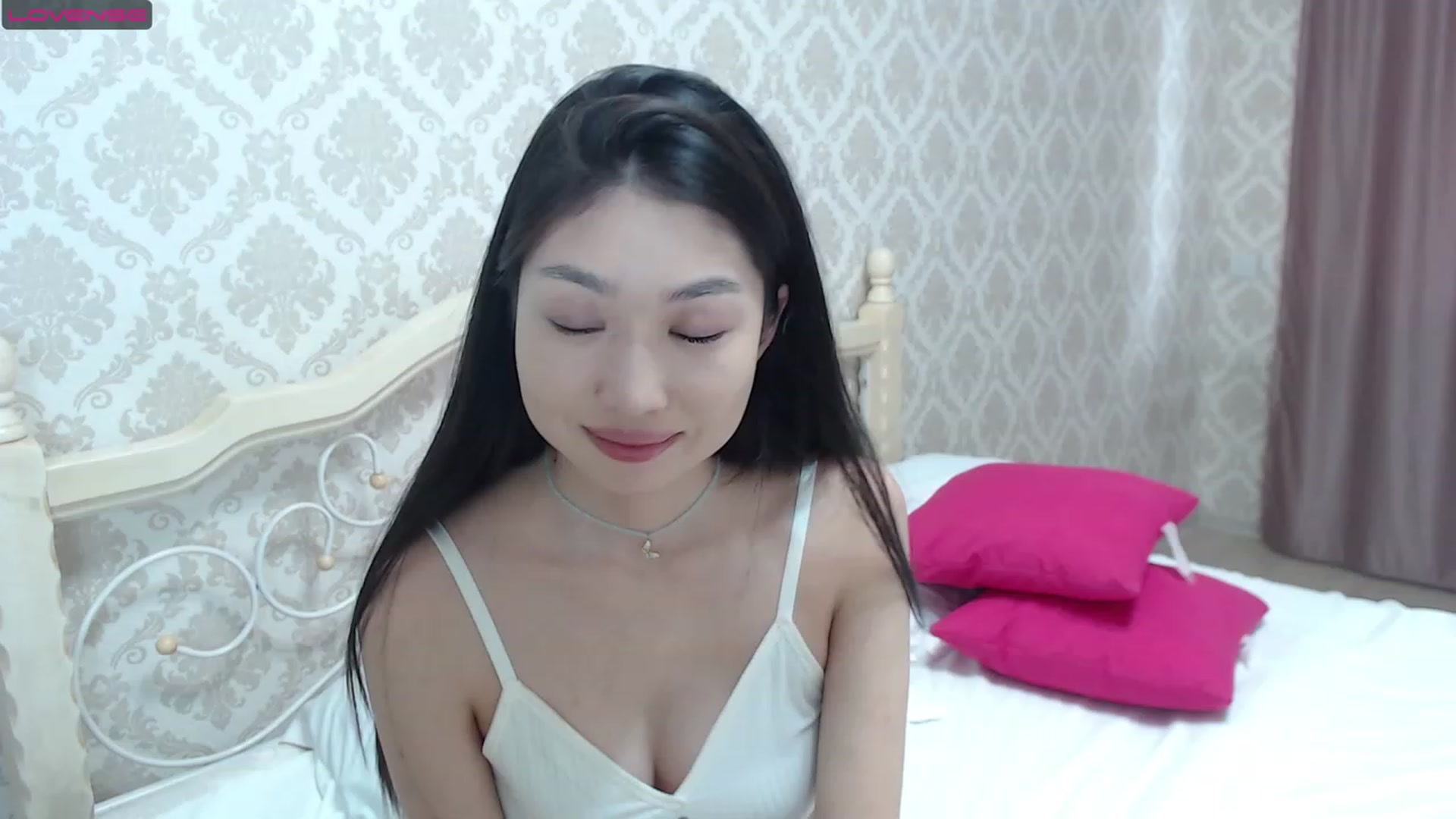 Gallery image thumbnail from blackfoxi's myfreecams stream on, 05/11/2023, 12:53 image 3 of 20