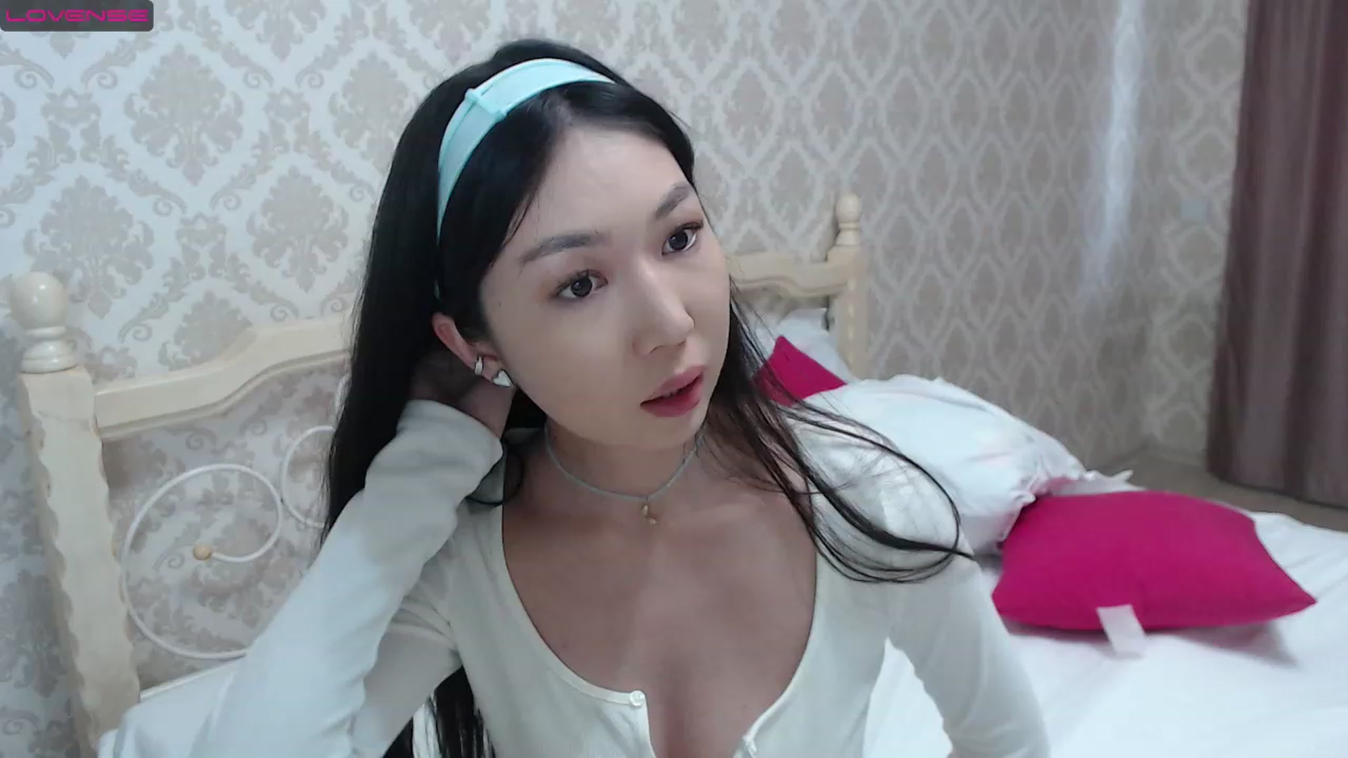 Gallery image thumbnail from blackfoxi's myfreecams stream on, 05/15/2023, 13:55 image 16 of 20
