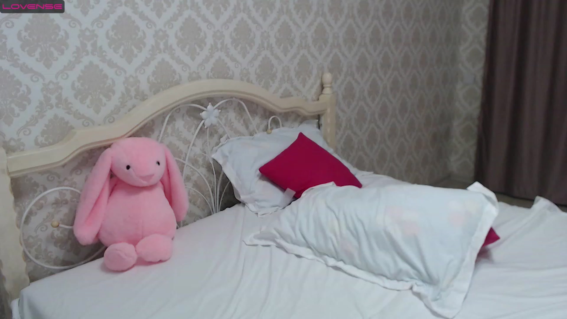 Gallery image thumbnail from blackfoxi's myfreecams stream on, 05/15/2023, 17:17 image 18 of 20