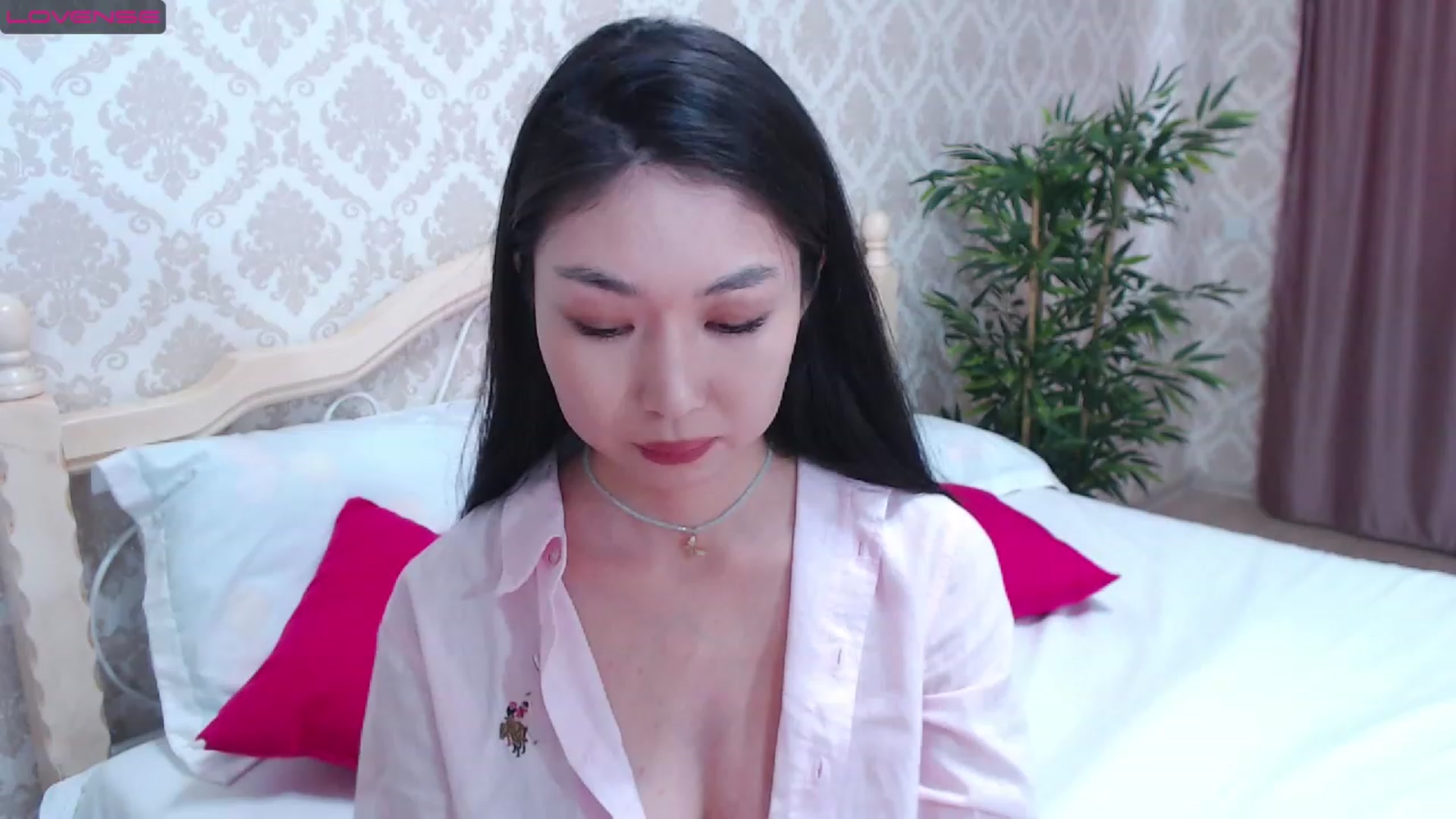 Gallery image thumbnail from blackfoxi's myfreecams stream on, 05/24/2023, 12:33 image 4 of 20