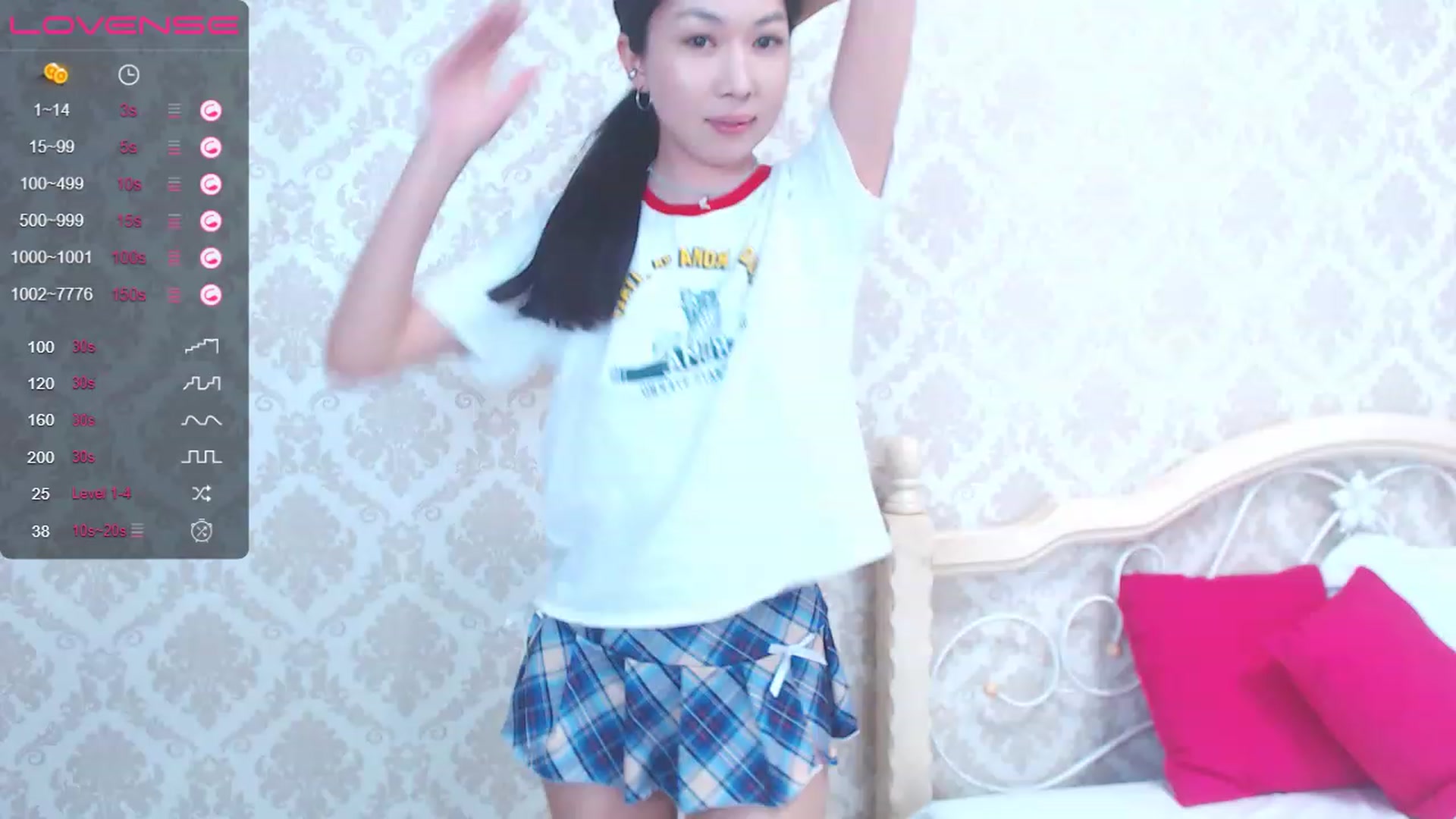 Gallery image thumbnail from blackfoxi's myfreecams stream on, 05/28/2023, 12:09 image 3 of 20