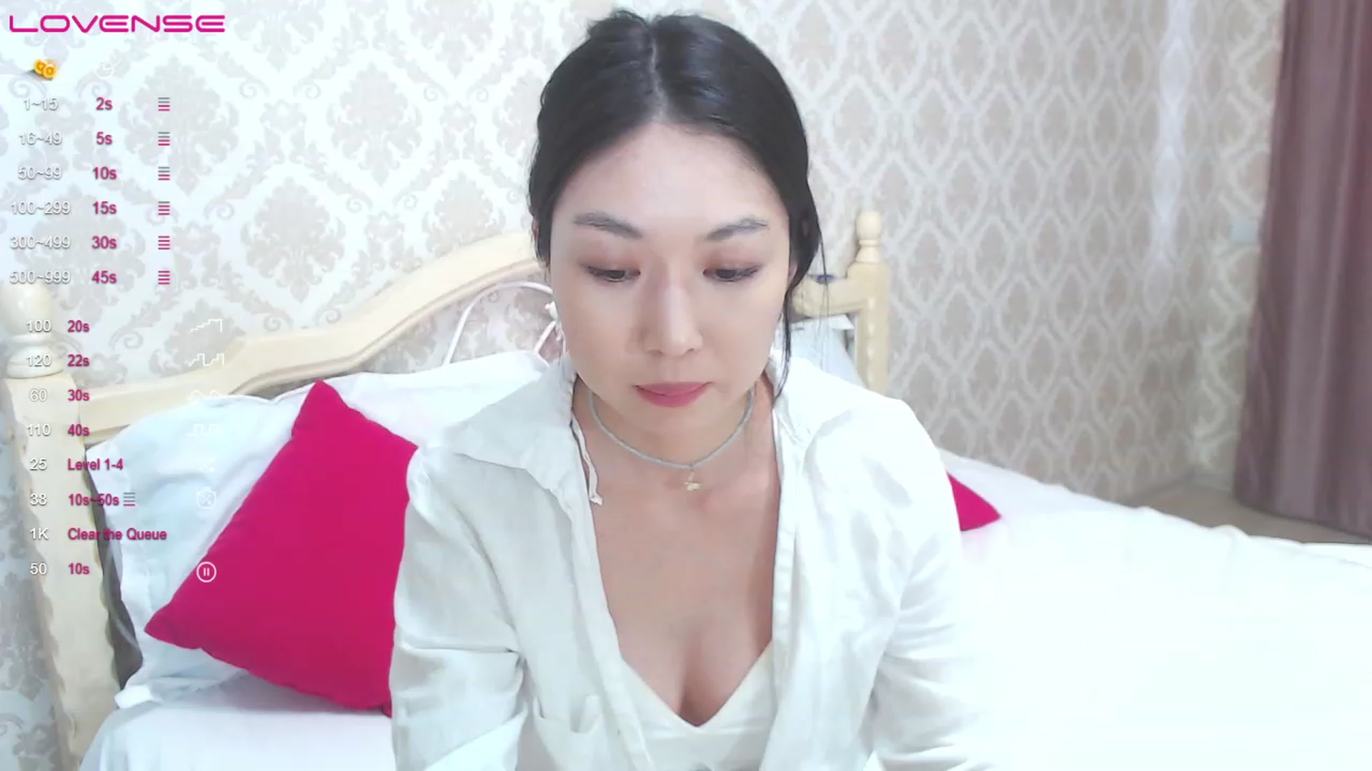 Gallery image thumbnail from blackfoxi's myfreecams stream on, 06/06/2023, 12:33 image 16 of 20