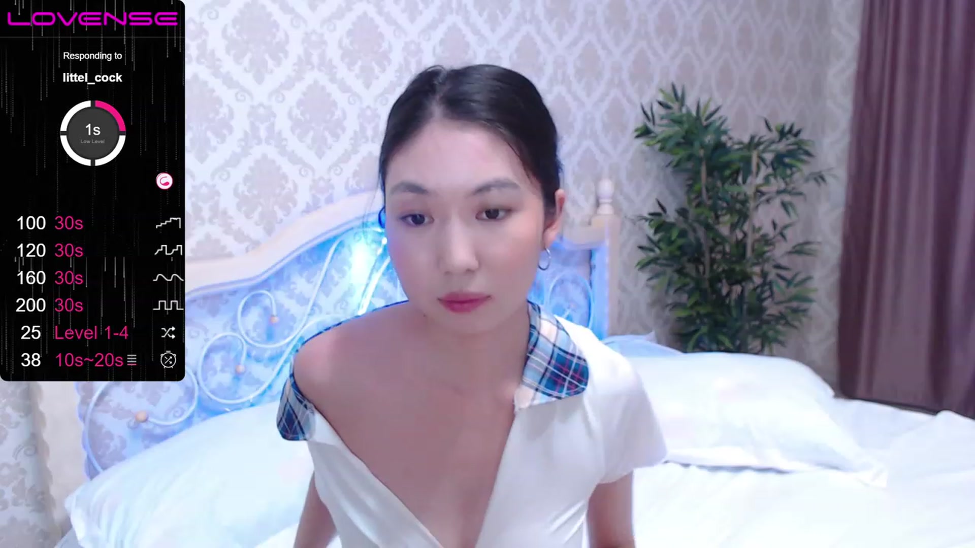 Gallery image thumbnail from blackfoxi's myfreecams stream on, 07/12/2023, 15:54 image 13 of 20
