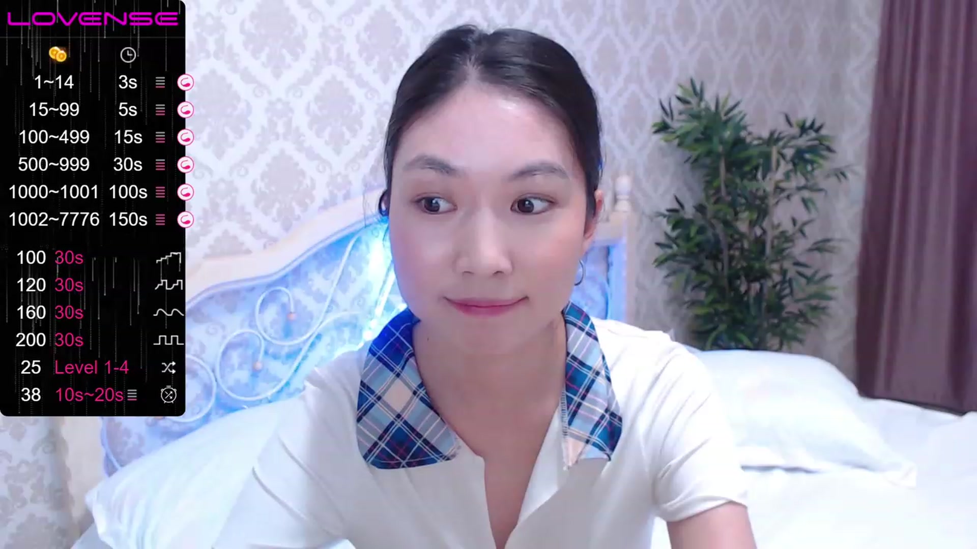 Gallery image thumbnail from blackfoxi's myfreecams stream on, 07/12/2023, 15:54 image 10 of 20