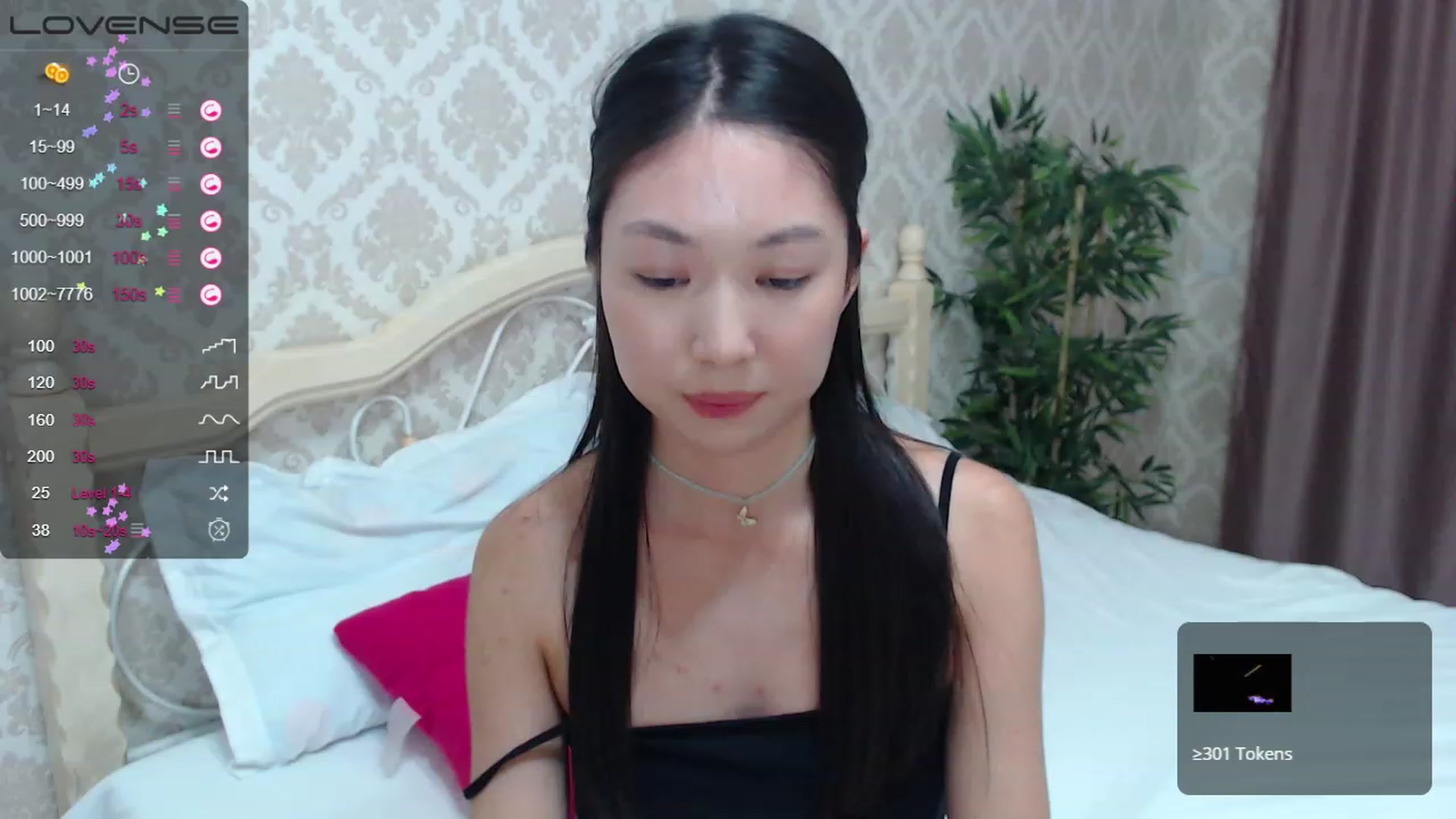 Gallery image thumbnail from blackfoxi's myfreecams stream on, 10/20/2023, 15:29 image 9 of 20