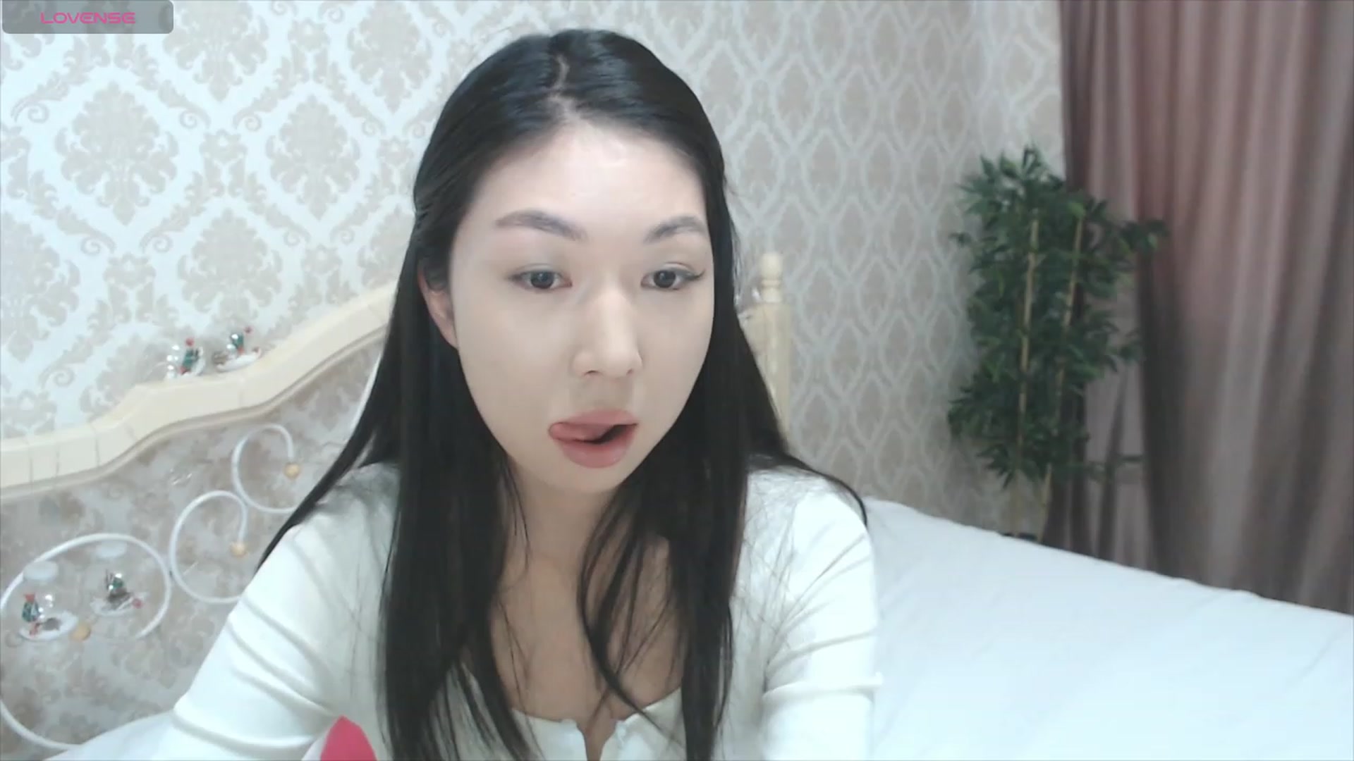 Gallery image thumbnail from blackfoxi's myfreecams stream on, 01/17/2024, 10:15 image 14 of 20