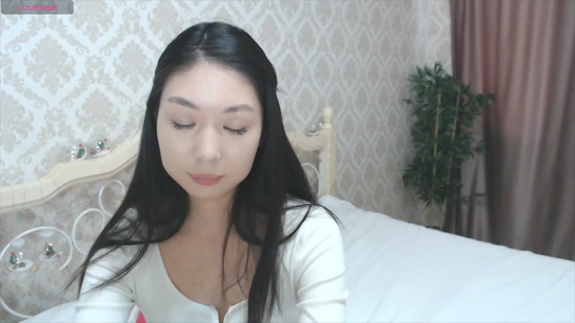 Gallery image thumbnail from blackfoxi's myfreecams stream on, 01/17/2024, 10:15 image 13 of 20
