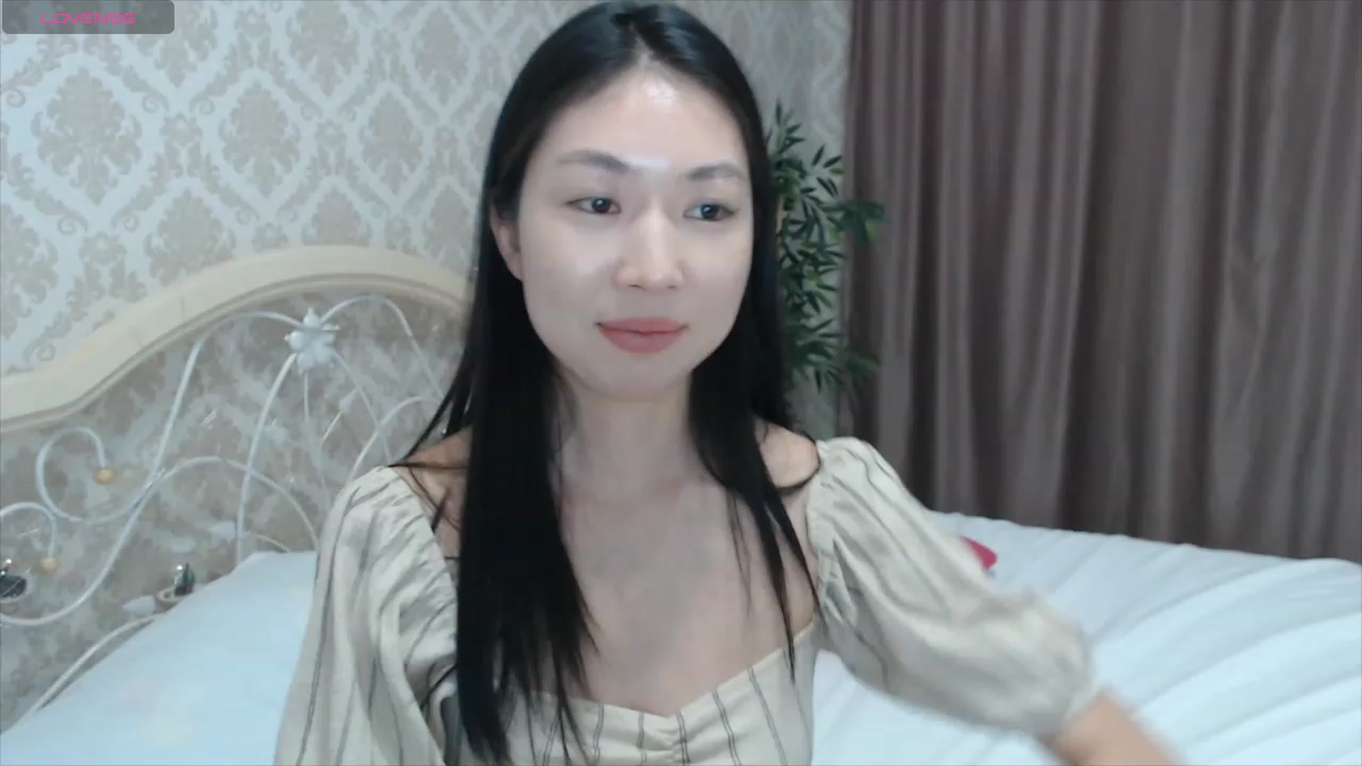 Gallery image thumbnail from blackfoxi's myfreecams stream on, 02/20/2024, 13:29 image 8 of 20