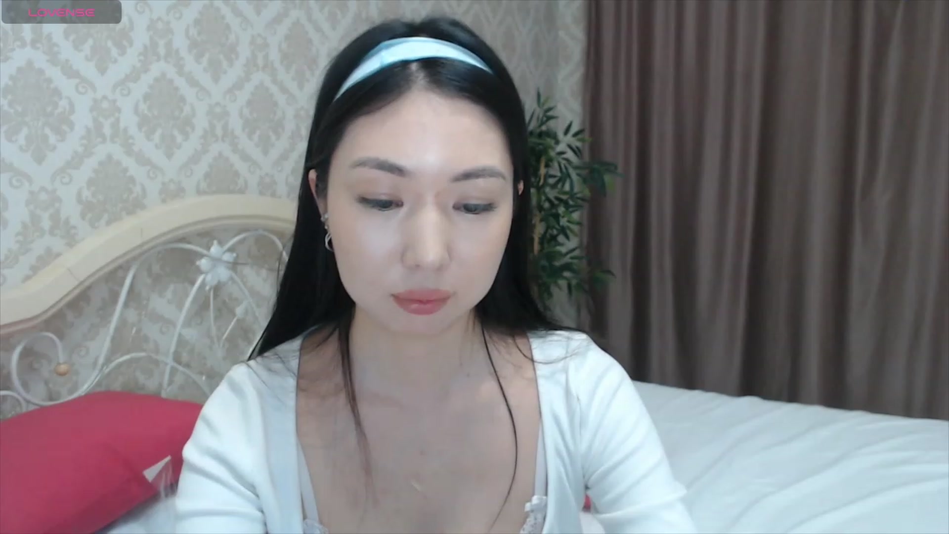Gallery image thumbnail from blackfoxi's myfreecams stream on, 03/18/2024, 13:47 image 12 of 20