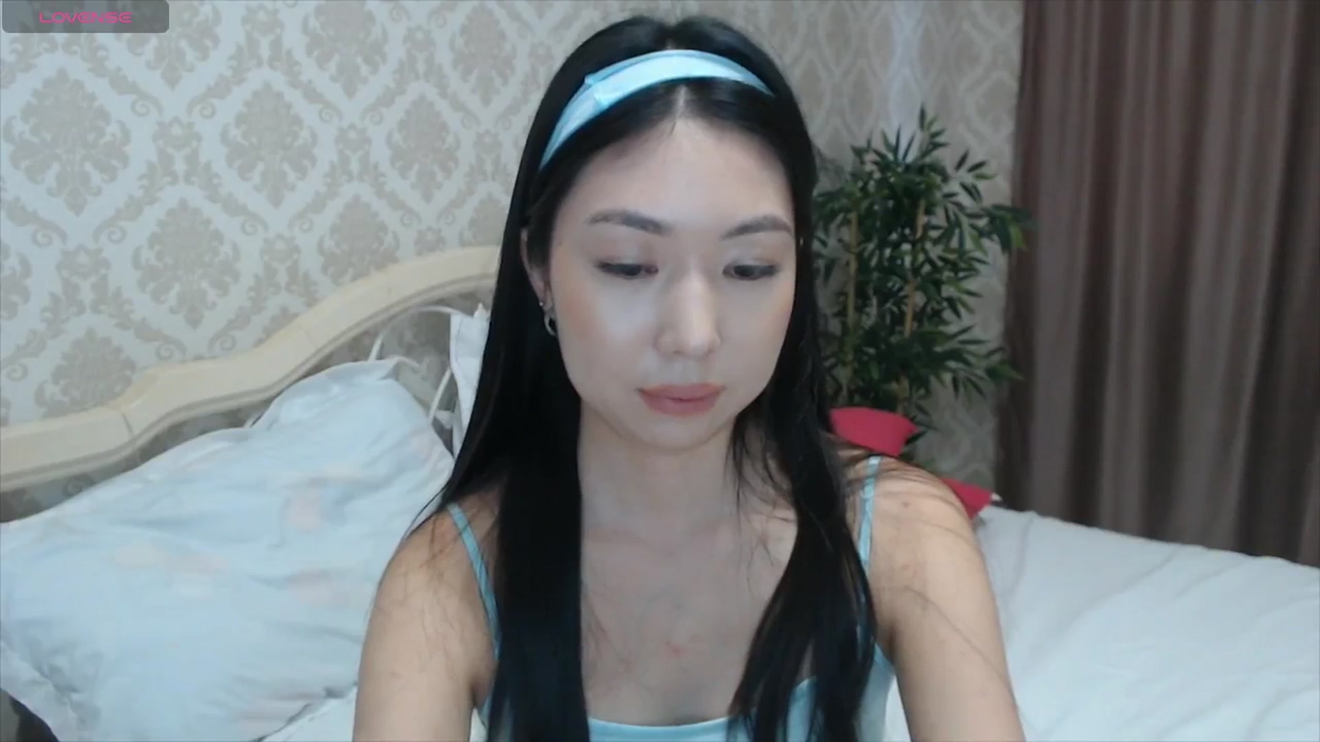 Gallery image thumbnail from blackfoxi's myfreecams stream on, 03/20/2024, 13:32 image 7 of 20