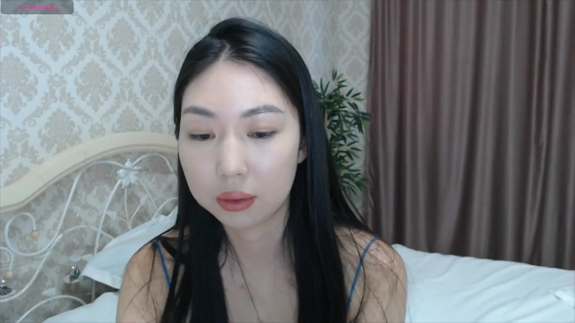 Gallery image thumbnail from blackfoxi's myfreecams stream on, 04/09/2024, 11:27 image 3 of 20