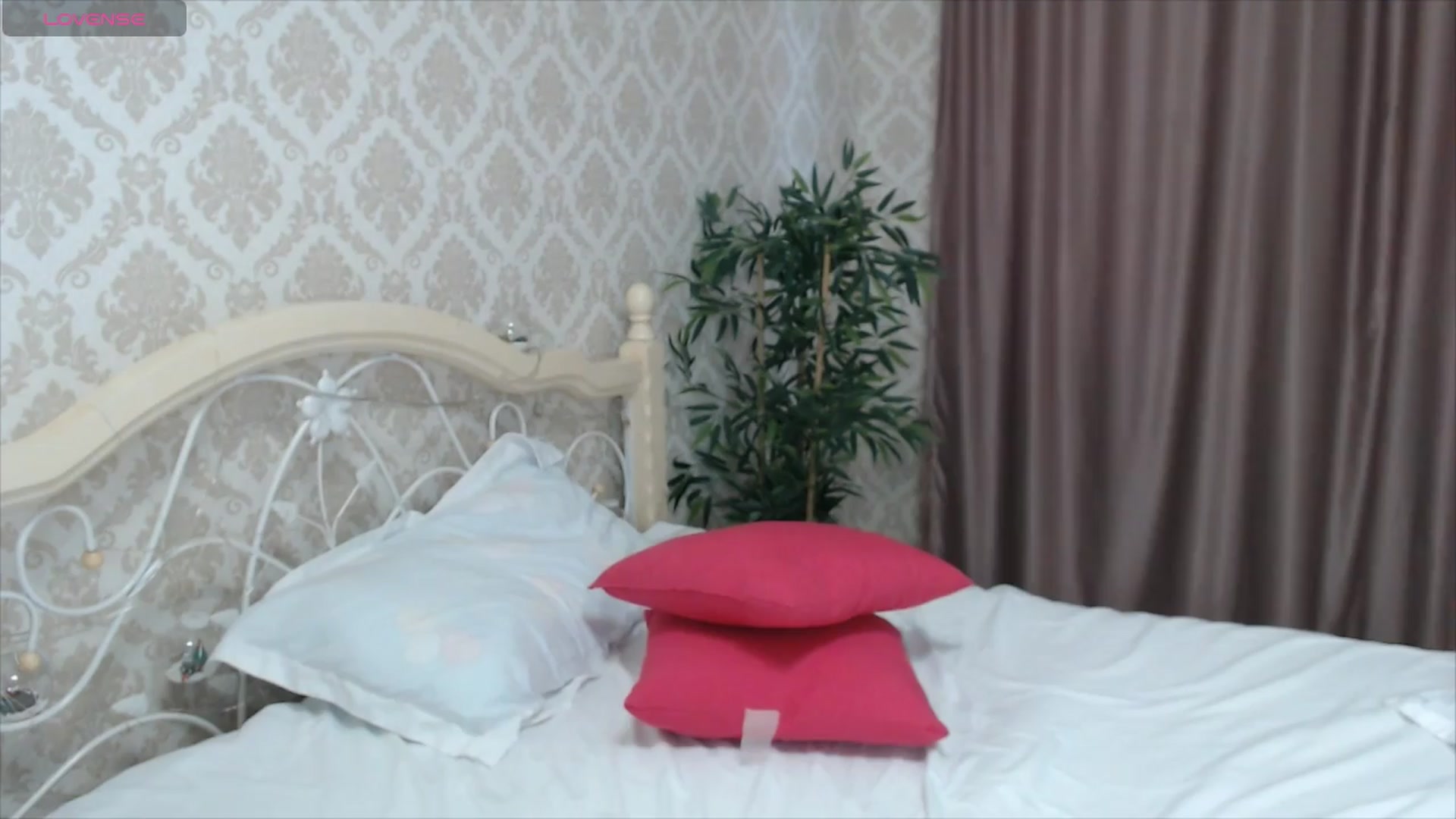 Gallery image thumbnail from blackfoxi's myfreecams stream on, 04/09/2024, 11:27 image 5 of 20