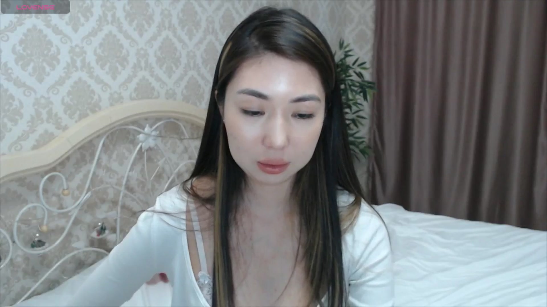 Gallery image thumbnail from blackfoxi's myfreecams stream on, 05/06/2024, 14:09 image 12 of 20