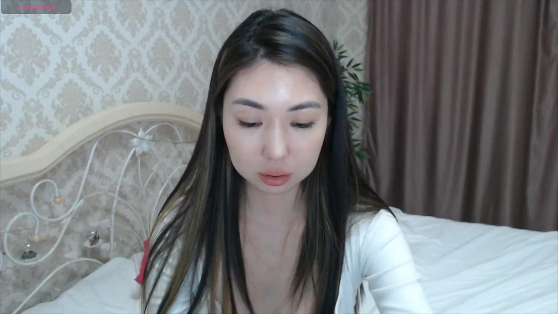 Gallery image thumbnail from blackfoxi's myfreecams stream on, 05/06/2024, 14:09 image 18 of 20