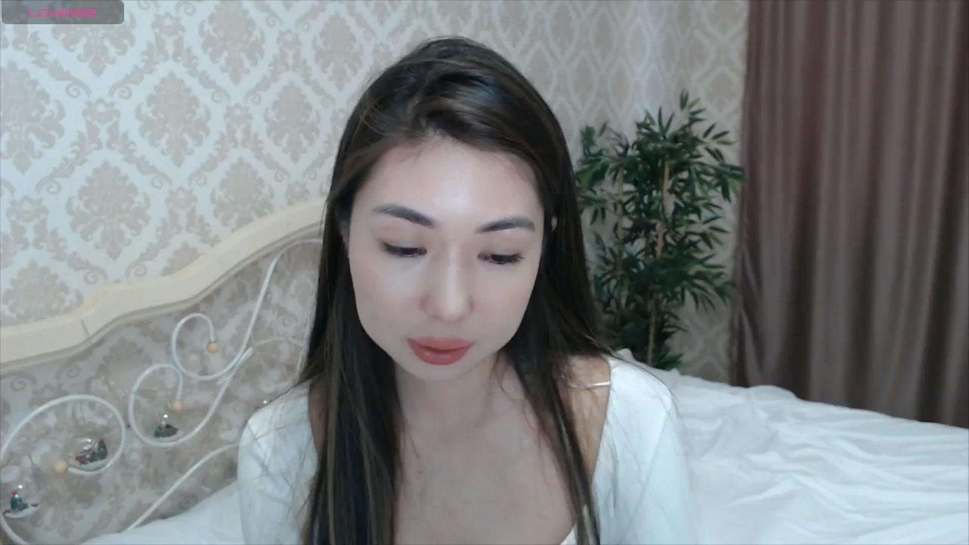 Gallery image thumbnail from blackfoxi's myfreecams stream on, 05/06/2024, 14:09 image 1 of 20