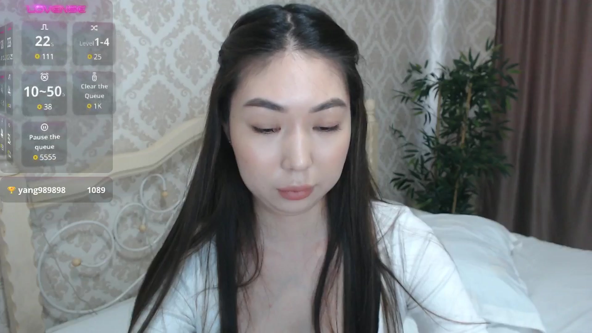Gallery image thumbnail from blackfoxi's myfreecams stream on, 09/18/2024, 12:37 image 17 of 20