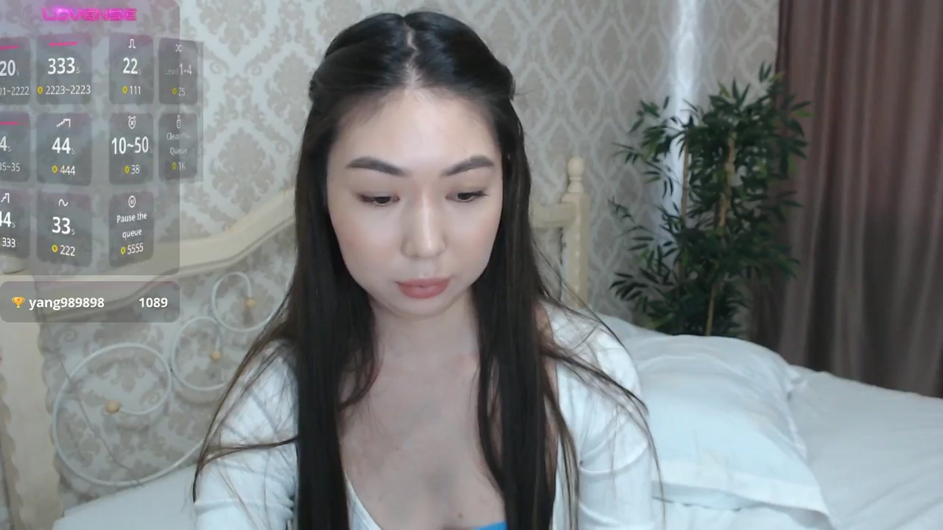 Gallery image thumbnail from blackfoxi's myfreecams stream on, 09/18/2024, 12:37 image 15 of 20