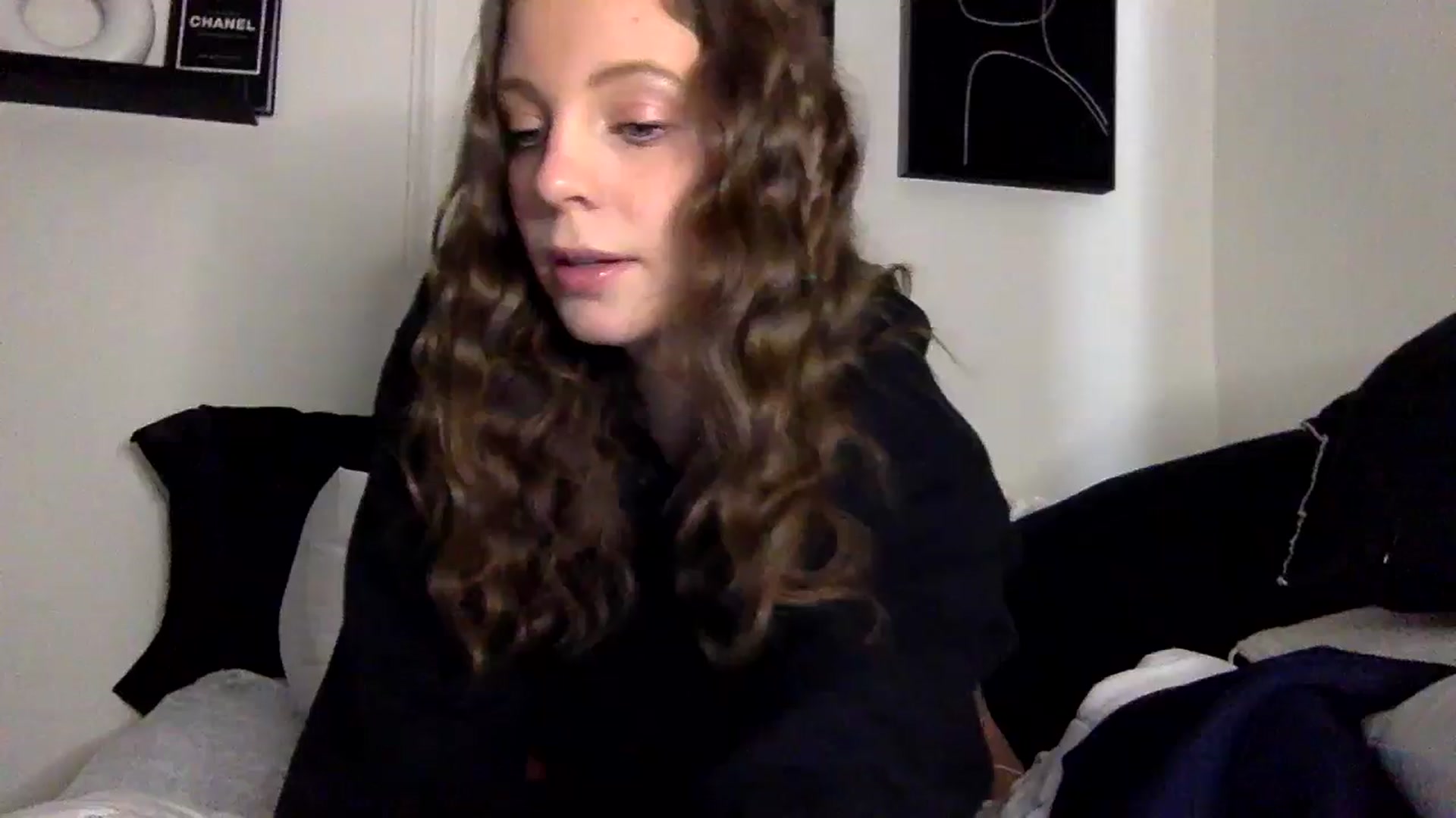 Gallery image thumbnail from blairebbyxo's myfreecams stream on, 12/19/2024, 18:20 image 11 of 20