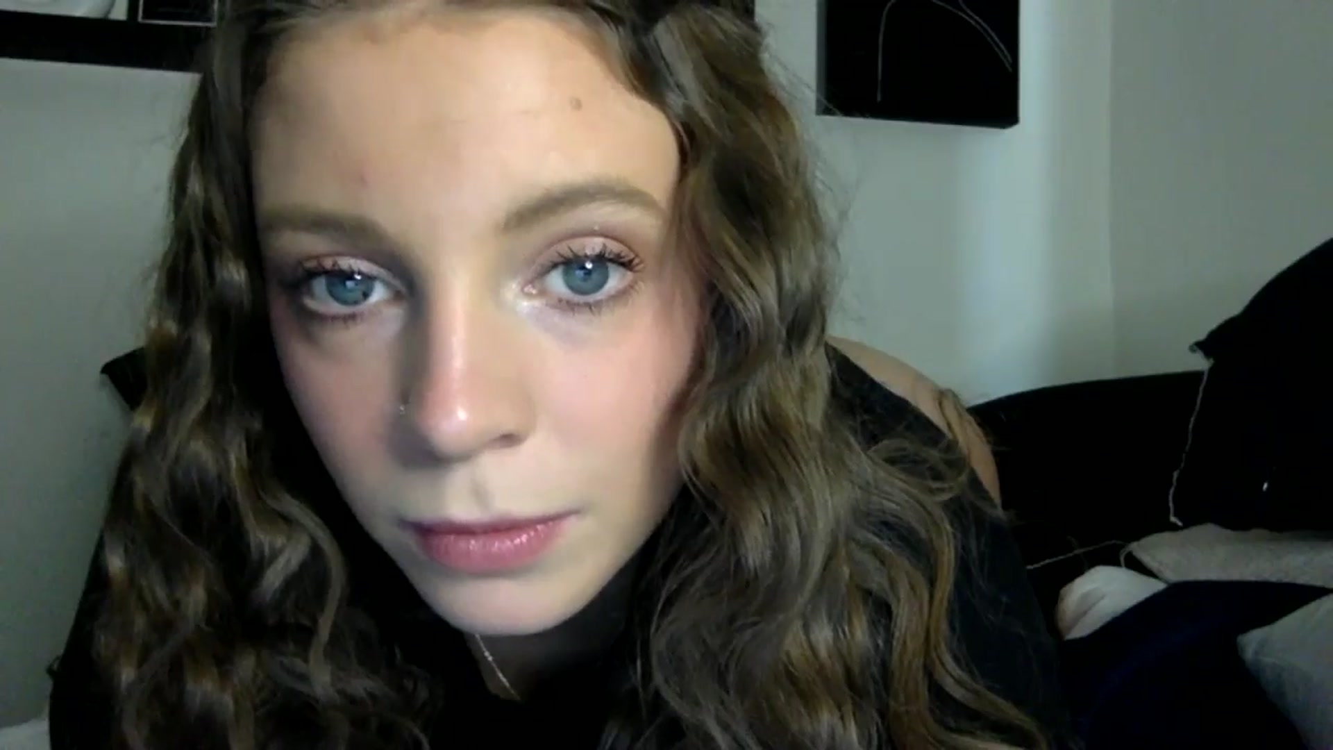 Gallery image thumbnail from blairebbyxo's myfreecams stream on, 12/19/2024, 18:20 image 8 of 20