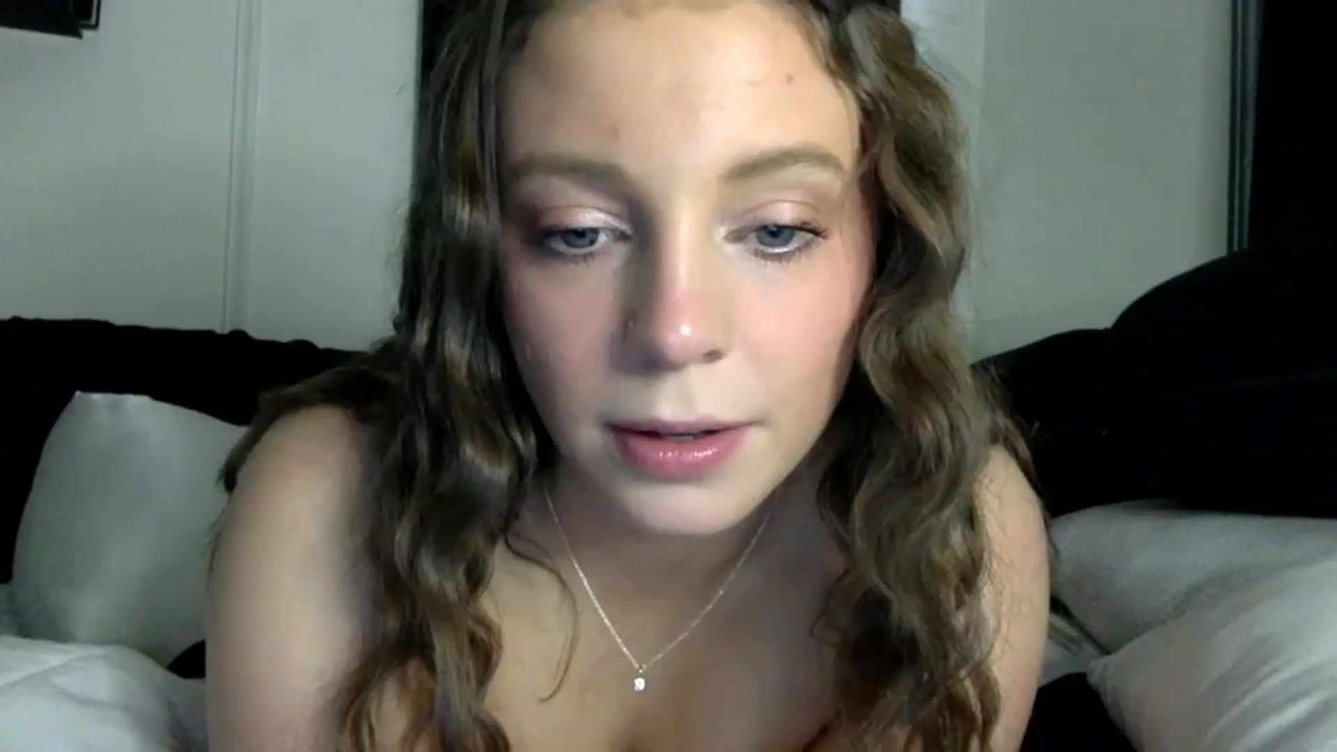 Gallery image thumbnail from blairebbyxo's myfreecams stream on, 12/19/2024, 18:20 image 19 of 20