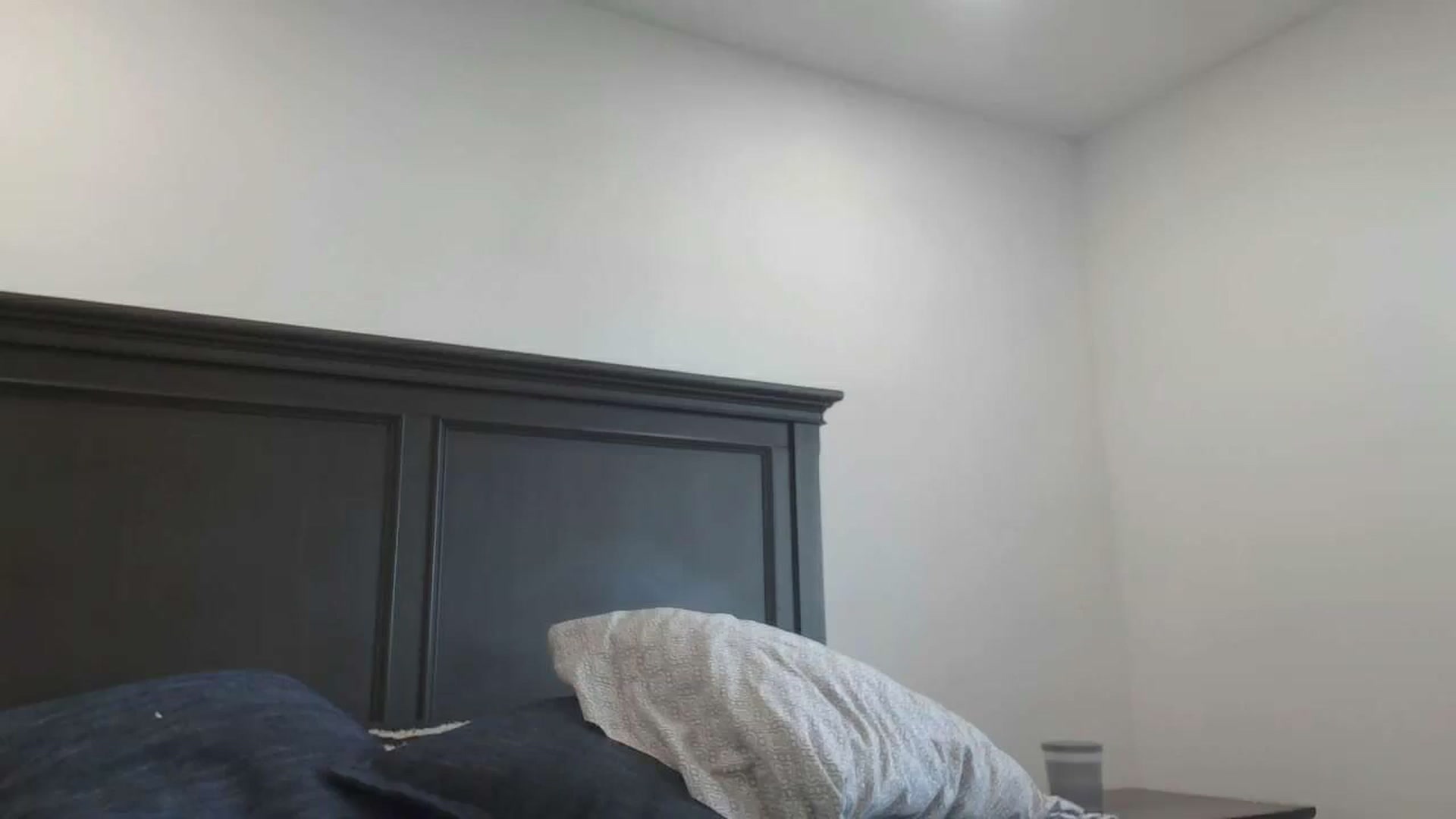 Gallery image thumbnail from blond_milf's myfreecams stream on, 02/23/2024, 22:04 image 10 of 20