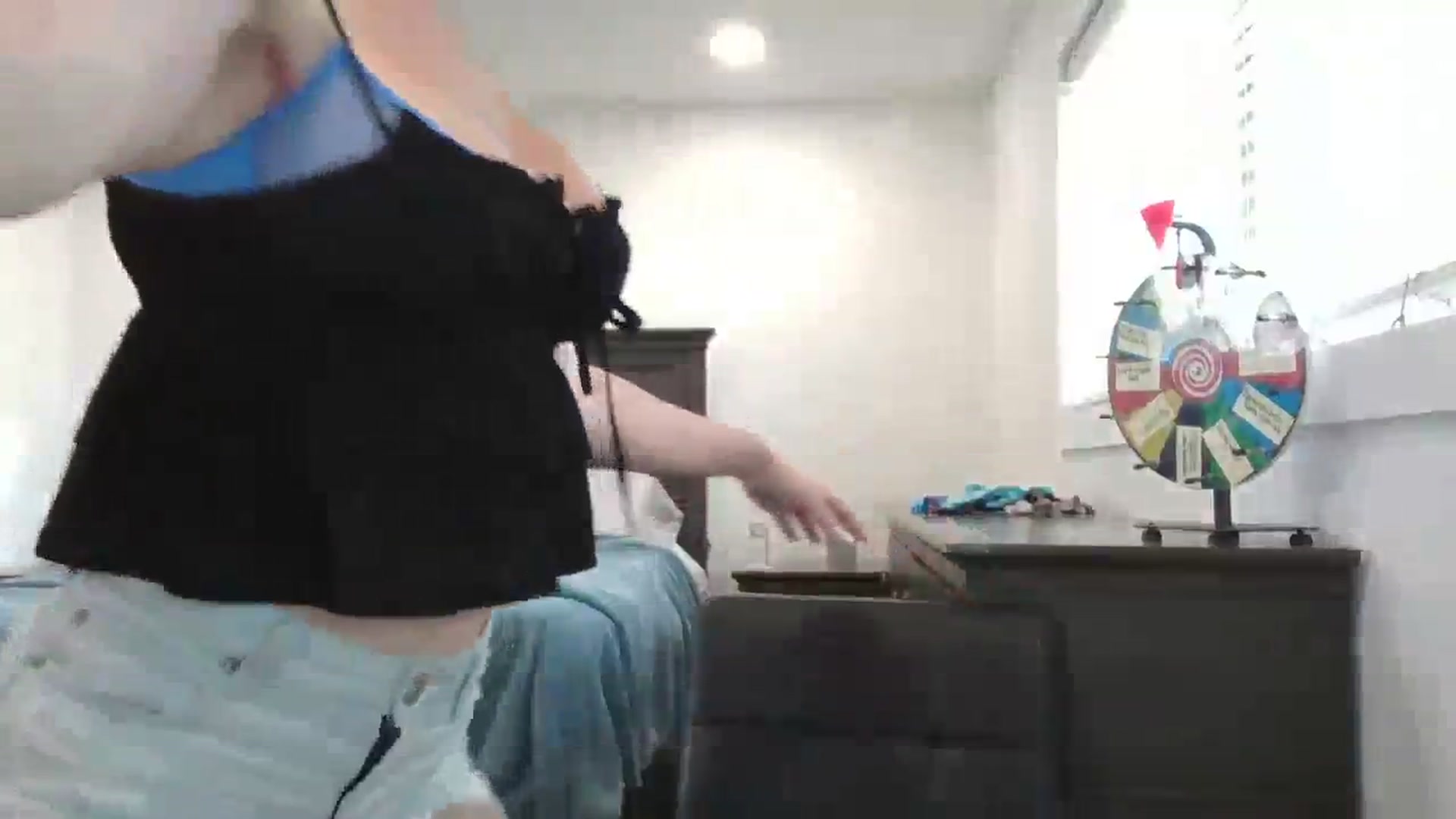 Gallery image thumbnail from blond_milf's myfreecams stream on, 02/29/2024, 19:59 image 10 of 20